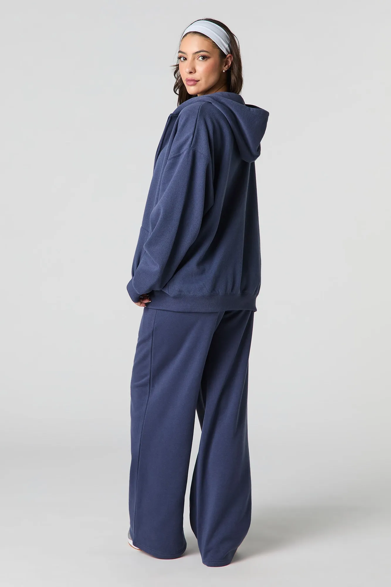 Pantalon d'entraînement à jambe large en molleton sold by Urban Planet product image thumbnail 3