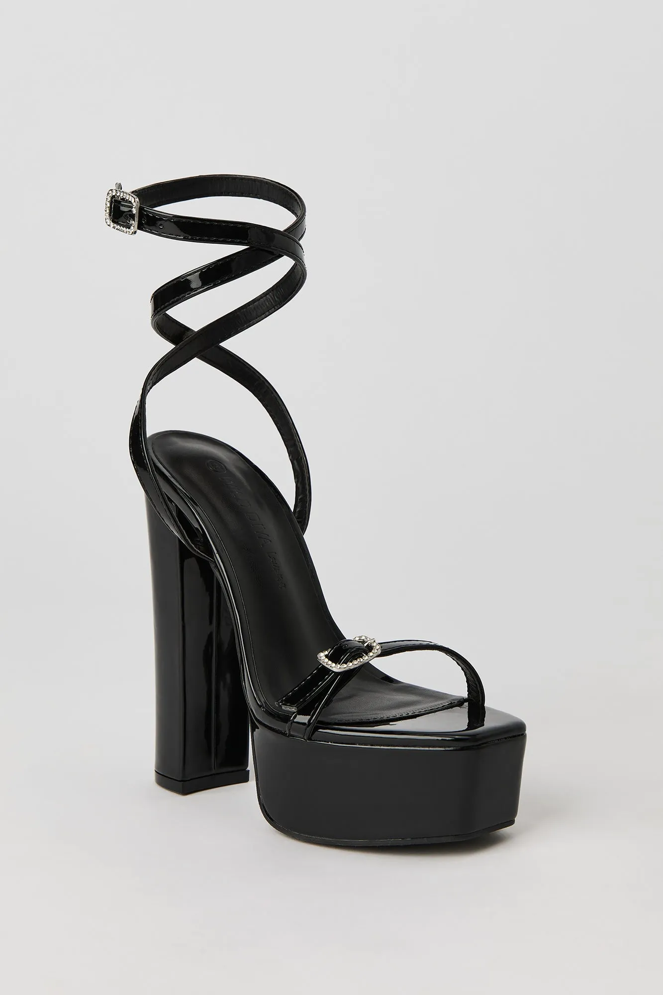 Chausseures à talon plateforme et lanière sold by Urban Planet product image thumbnail 2