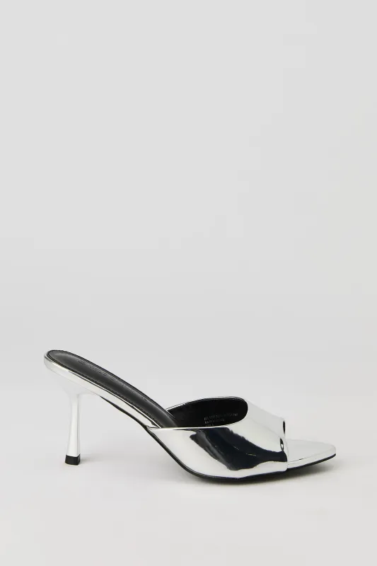 Chaussures métalliques à bout ouvert sold by Urban Planet