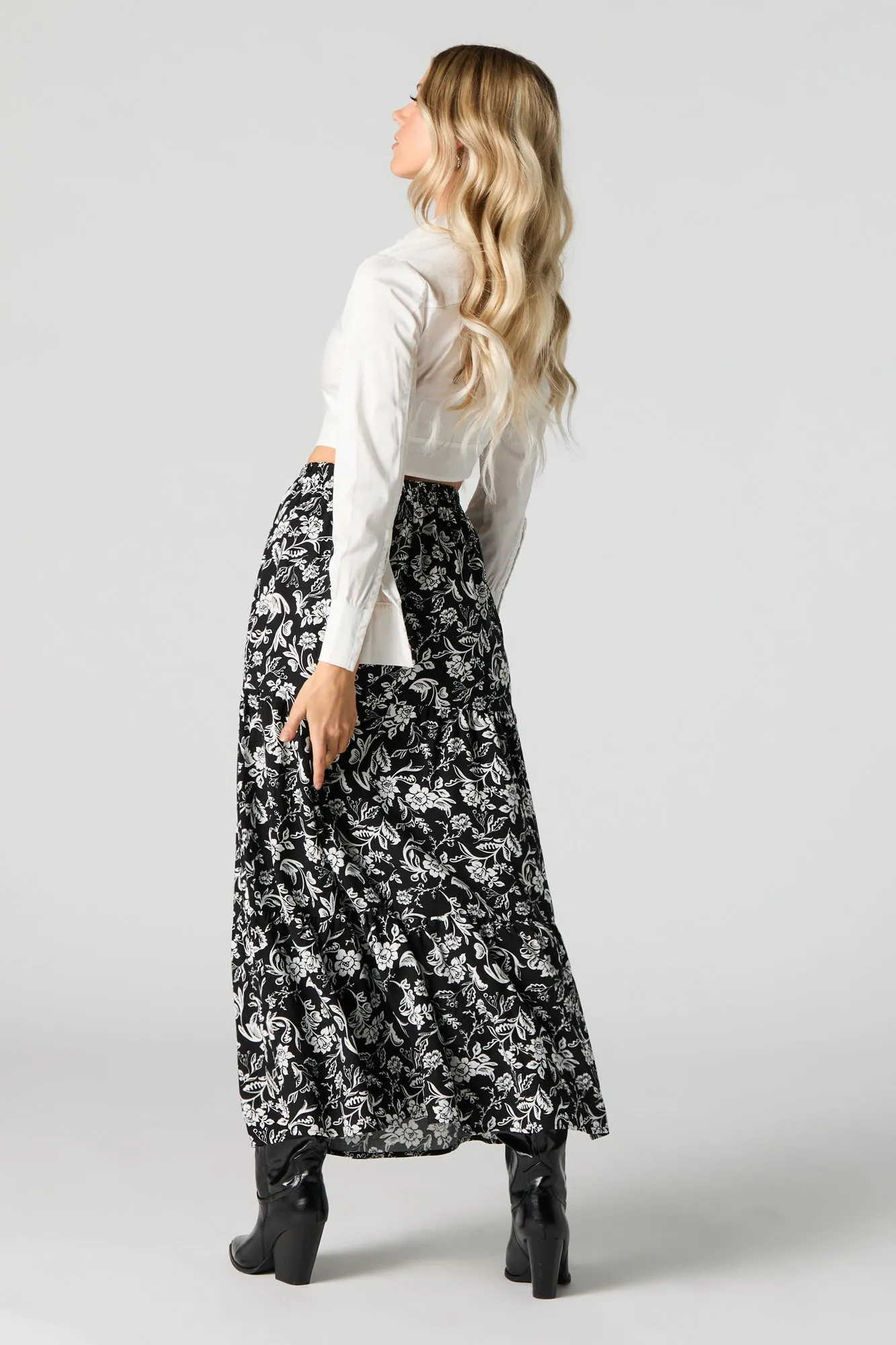 Jupe maxi volantée fleurie noire sold by Urban Planet product image thumbnail 3