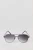 Lunettes de soleil aviateur sold by Urban Planet