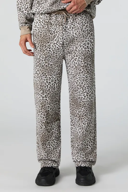 Pantalon en molleton à imprimé de guépard sold by Urban Planet