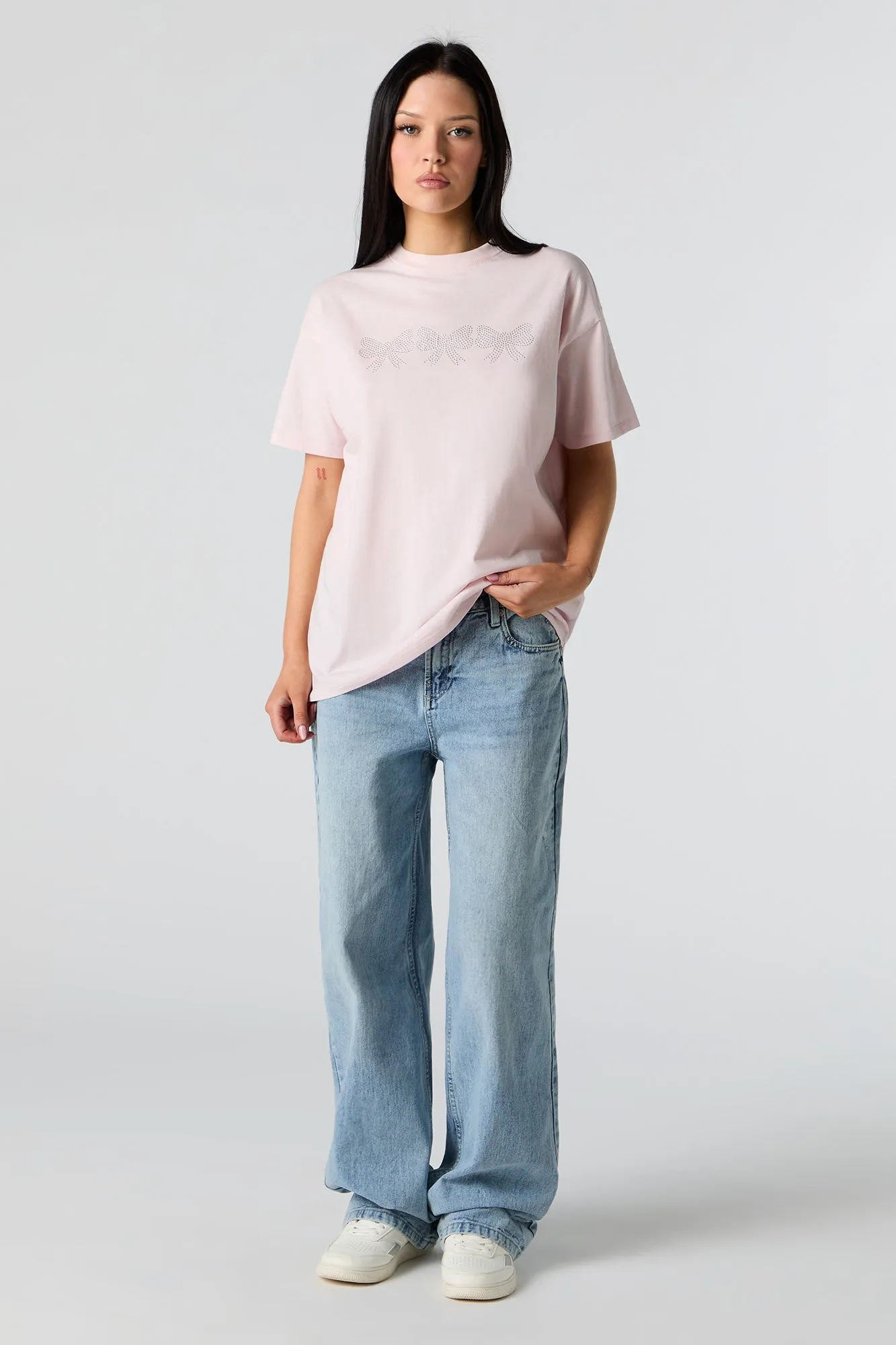 T-shirt de coupe garçonne à imprimé Boucle avec pierres du Rhin sold by Urban Planet product image thumbnail 3