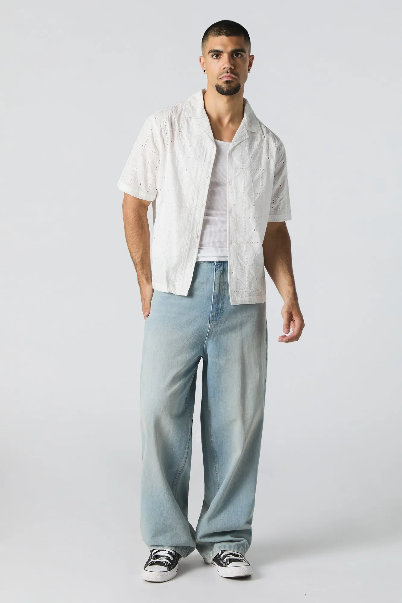 Haut boutonné à broderie florale sold by Urban Planet product image thumbnail 3