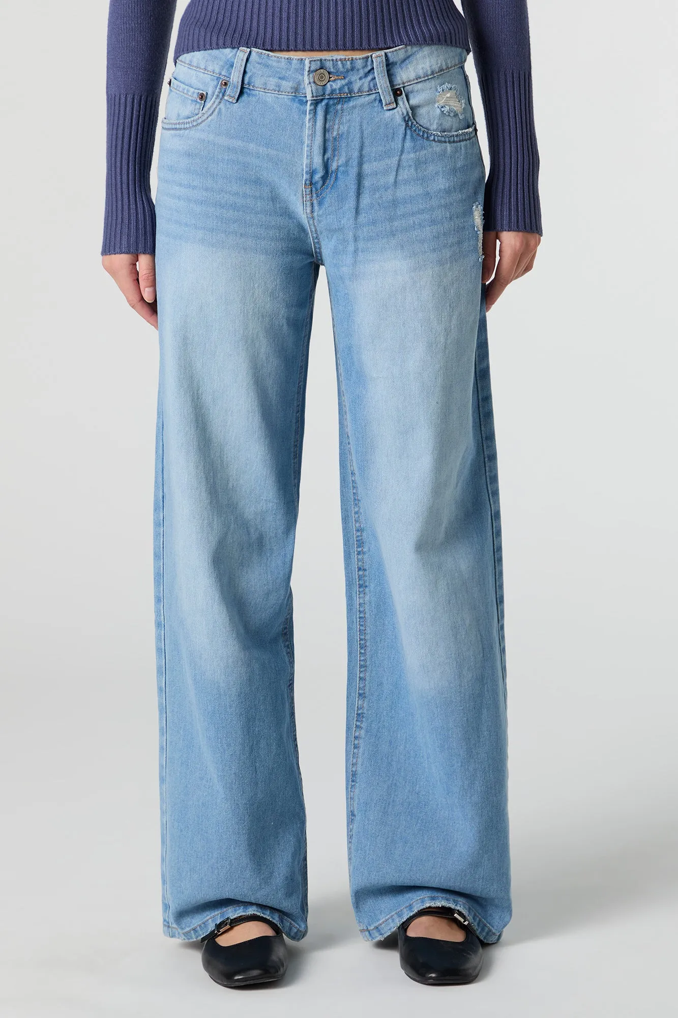 Jean taille basse à jambe large lavé moyen sold by Urban Planet product image thumbnail 2