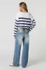 Jean à jambe large et taille basse délavé moyen vintage sold by Urban Planet