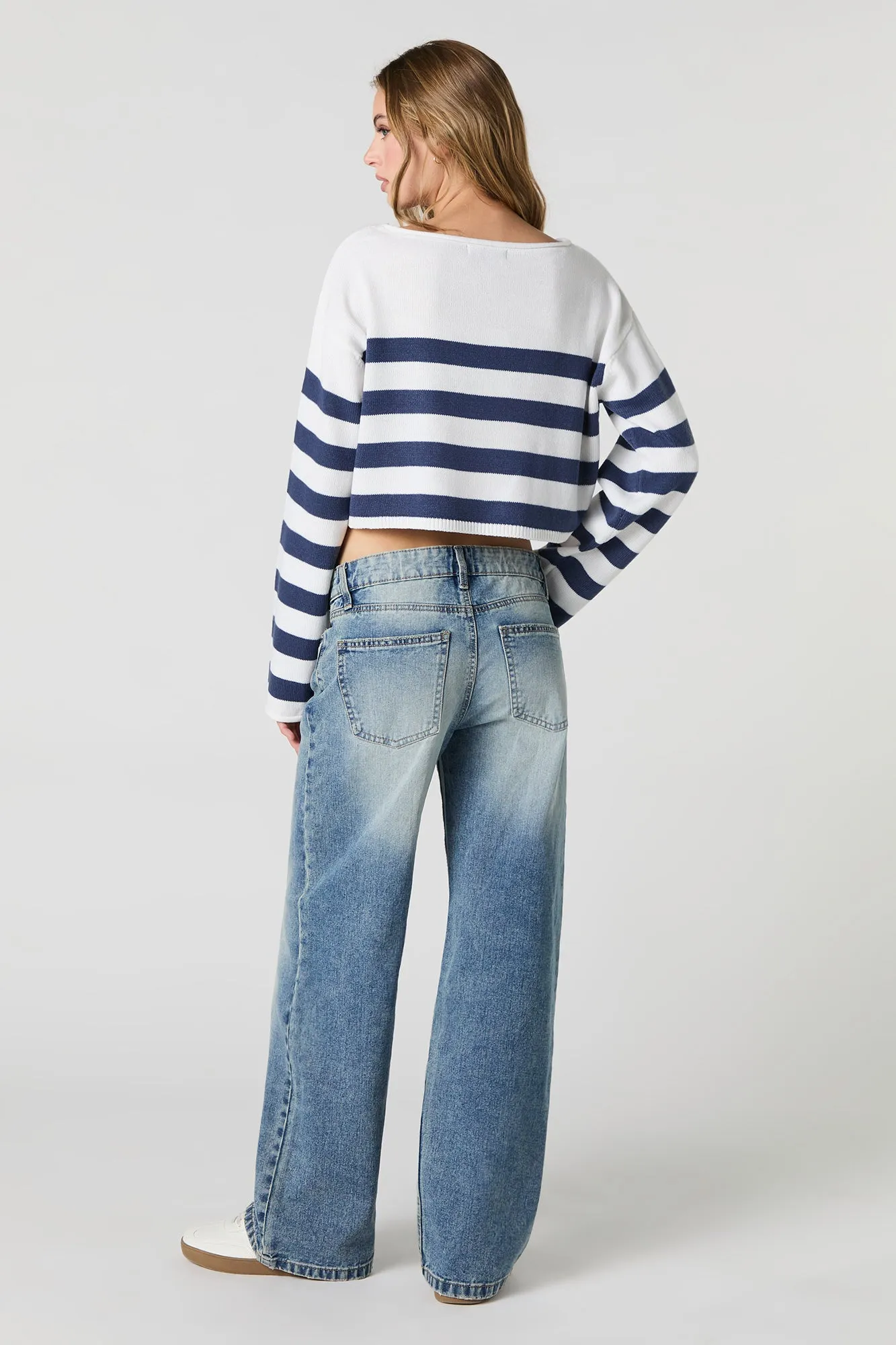 Jean à jambe large et taille basse délavé moyen vintage sold by Urban Planet product image thumbnail 3