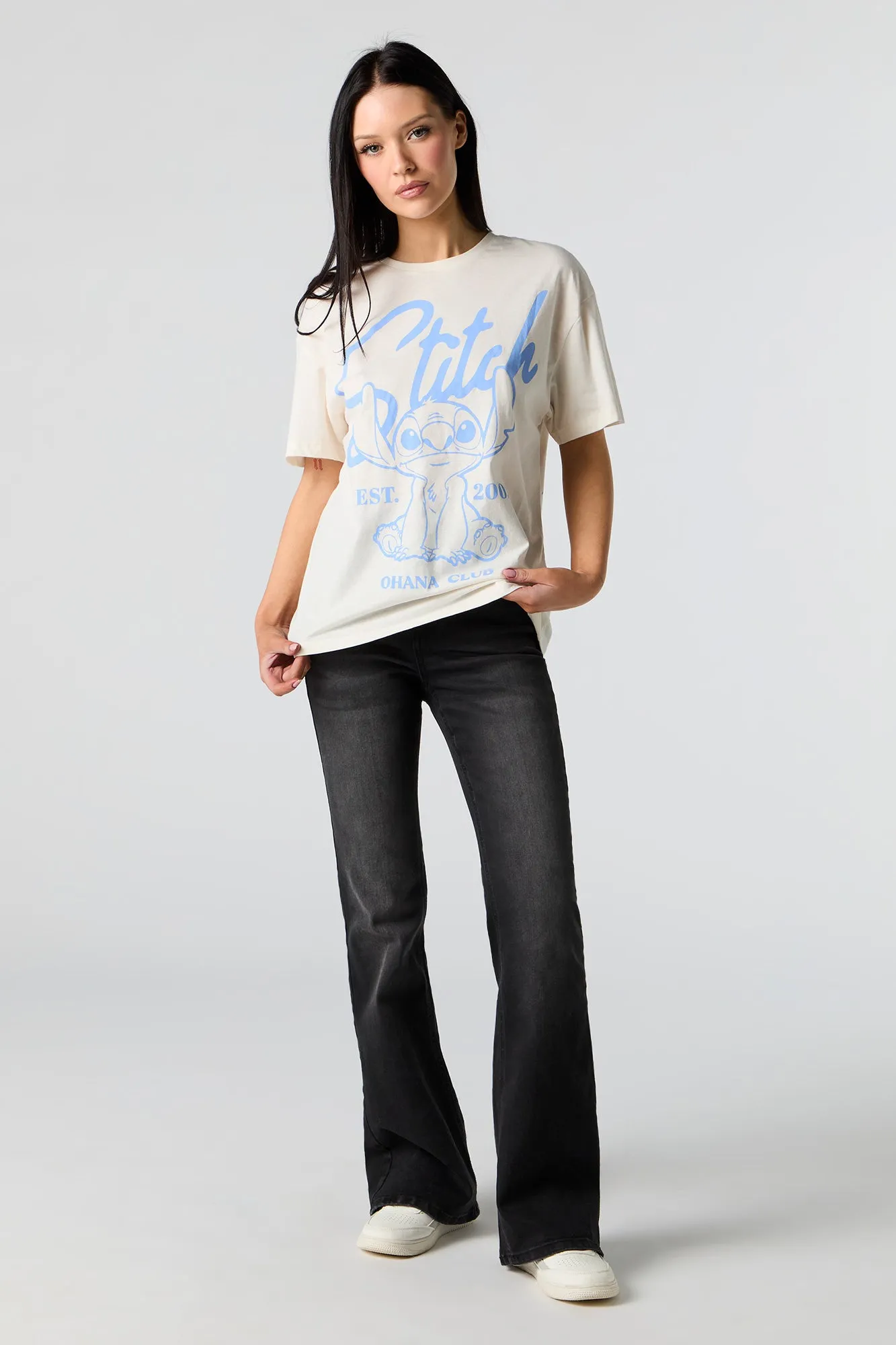 T-shirt de coupe garçonne à imprimé Stitch Ohana Club sold by Urban Planet product image thumbnail 3