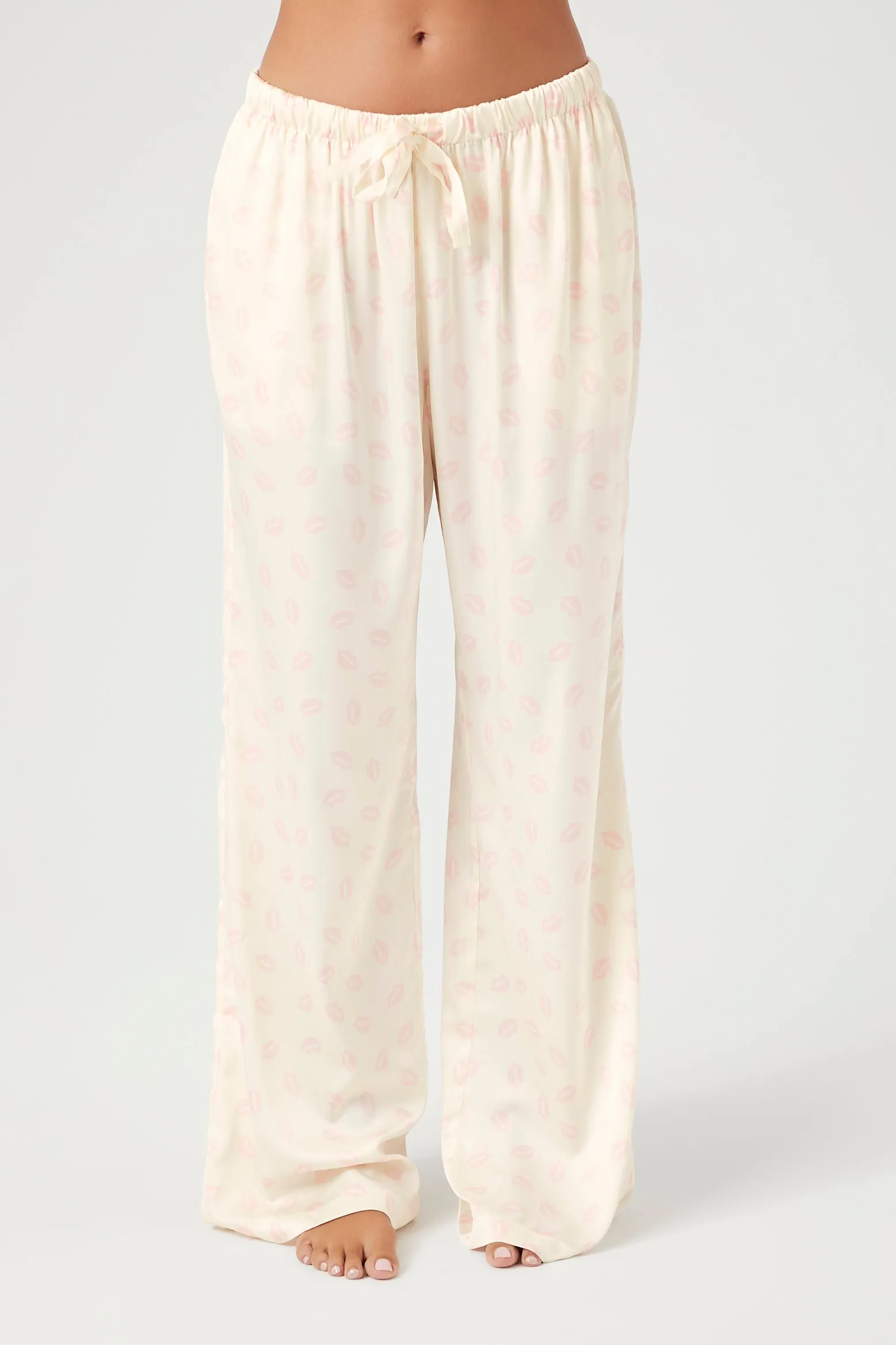 Pantalon de pyjama en satin à imprimé de baiser sold by Urban Planet product image thumbnail 4