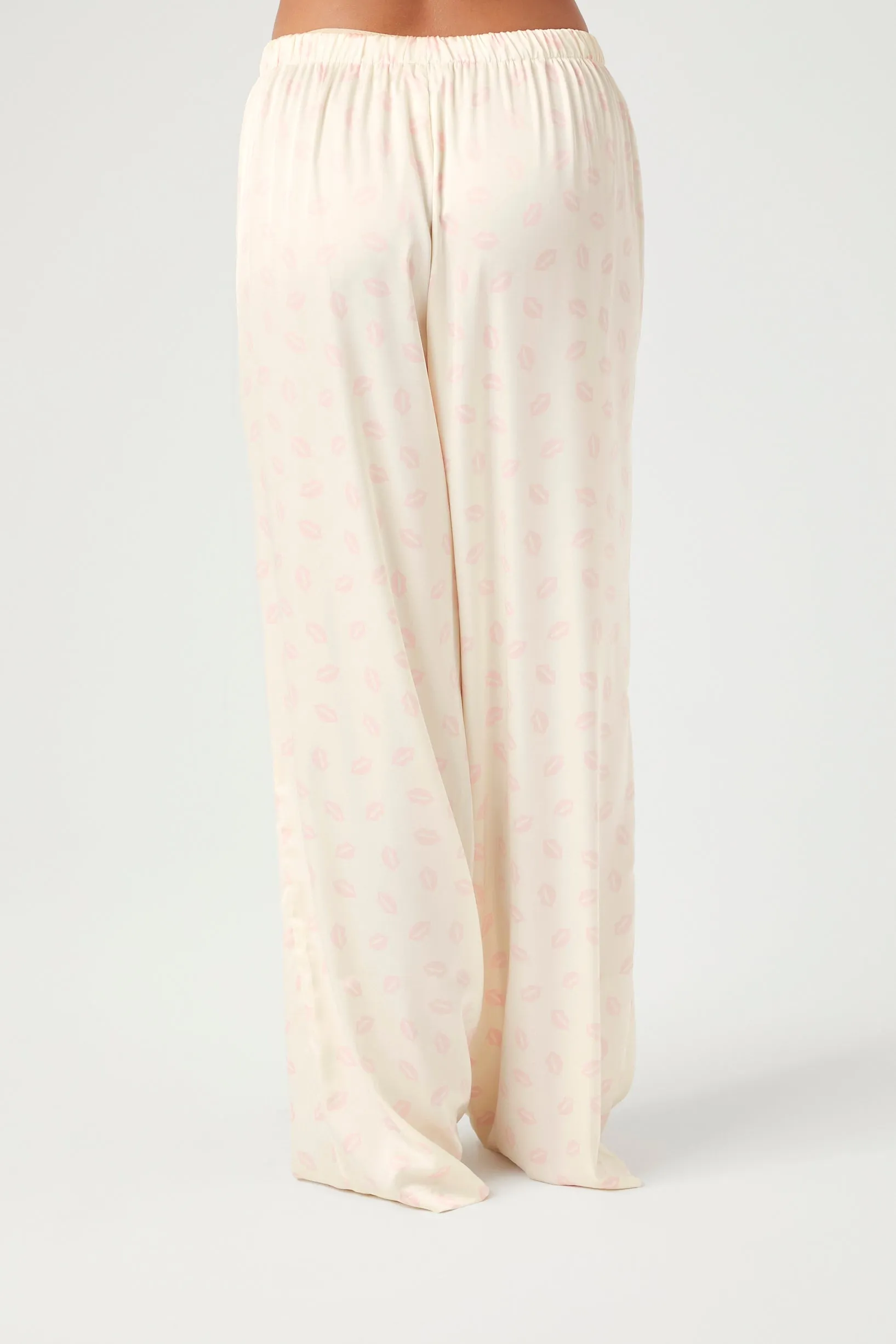 Pantalon de pyjama en satin à imprimé de baiser sold by Urban Planet product image thumbnail 2
