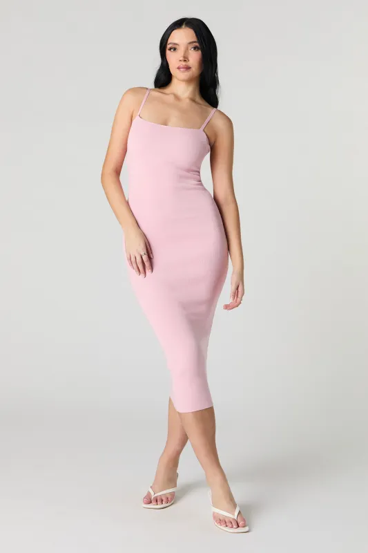 Robe midi moulante en tricot côtelé sold by Urban Planet
