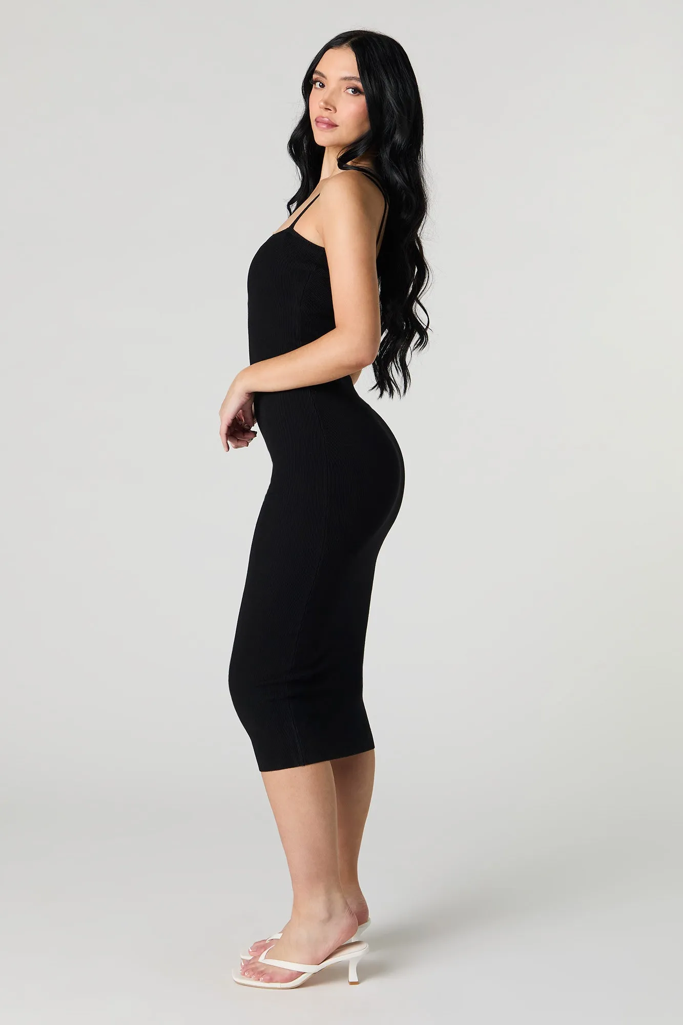 Robe midi moulante en tricot côtelé sold by Urban Planet product image thumbnail 5