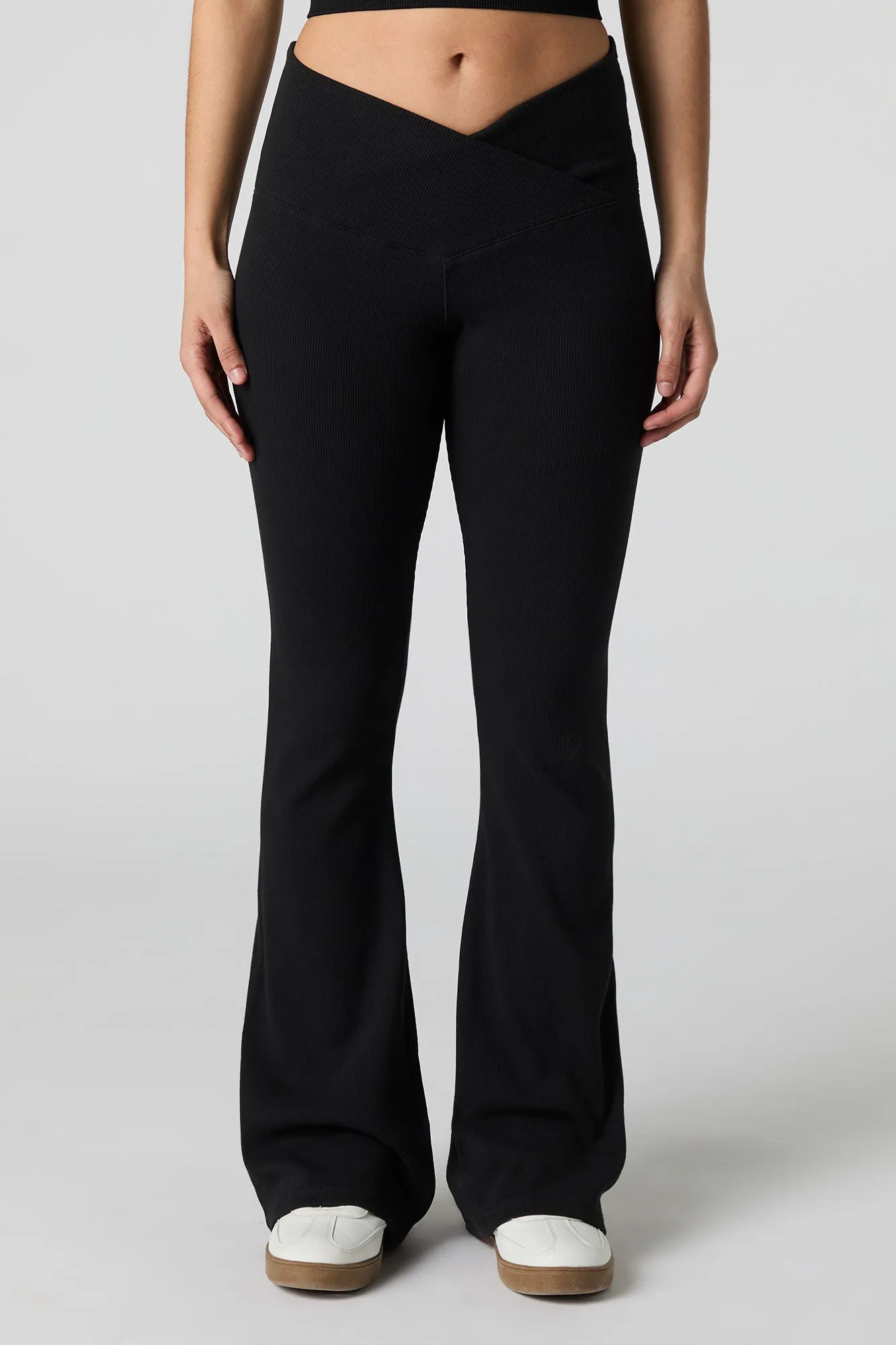 Pantalon à jambe évasée côtelé avec taille en V sold by Urban Planet product image thumbnail 5