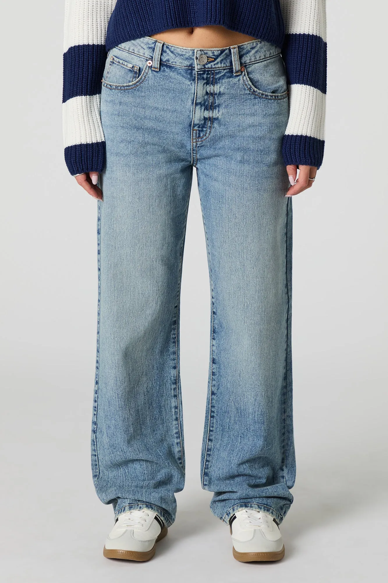 Jean rigide à jambe droite délavé pâle vintage sold by Urban Planet product image thumbnail 2