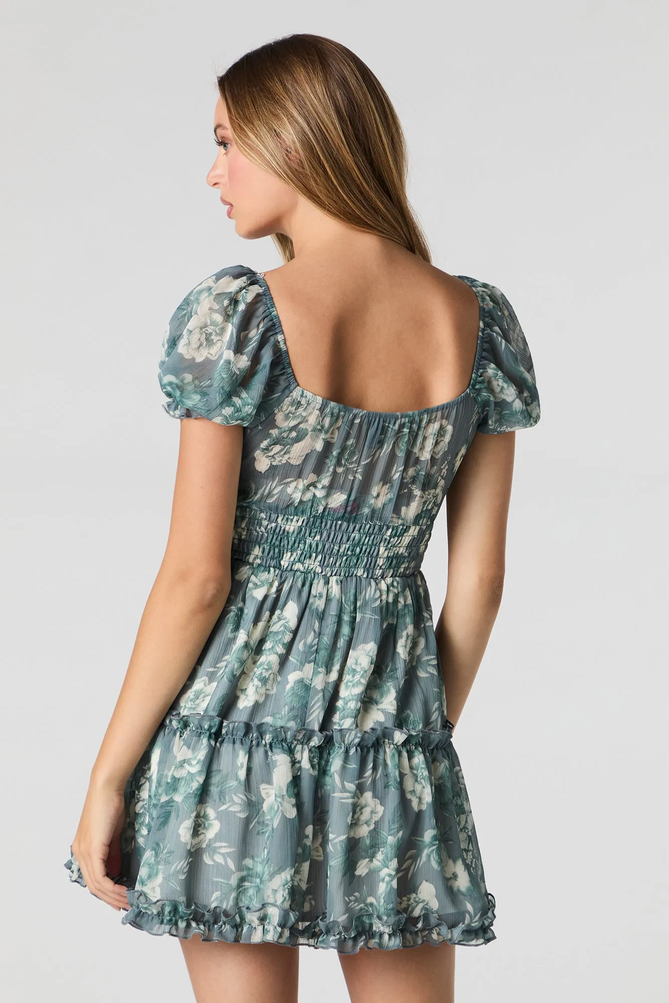 Minirobe volantée fleurie en chiffon à encolure en V sold by Urban Planet product image thumbnail 5