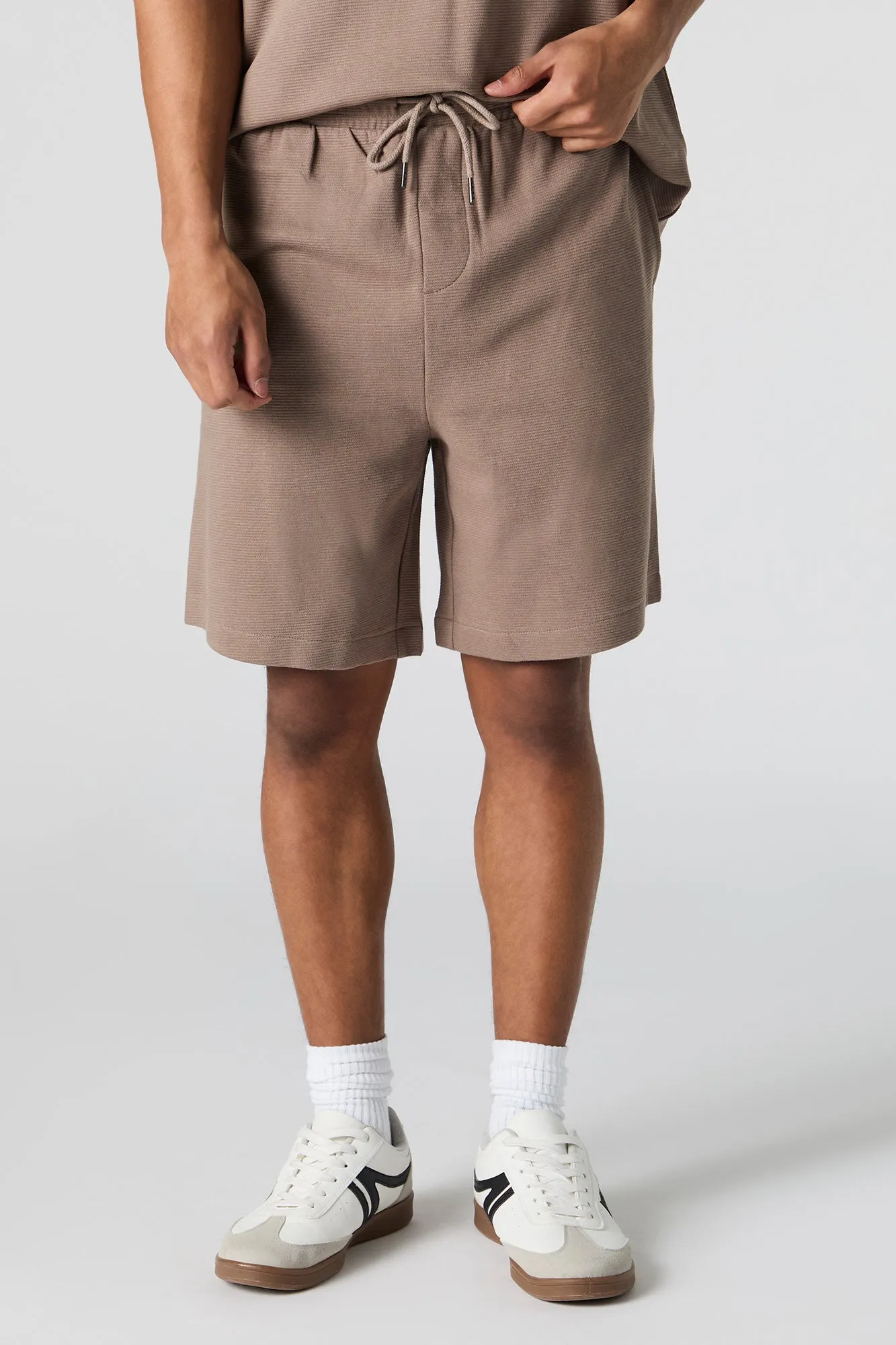 Short texturé à taille coulissante sold by Urban Planet