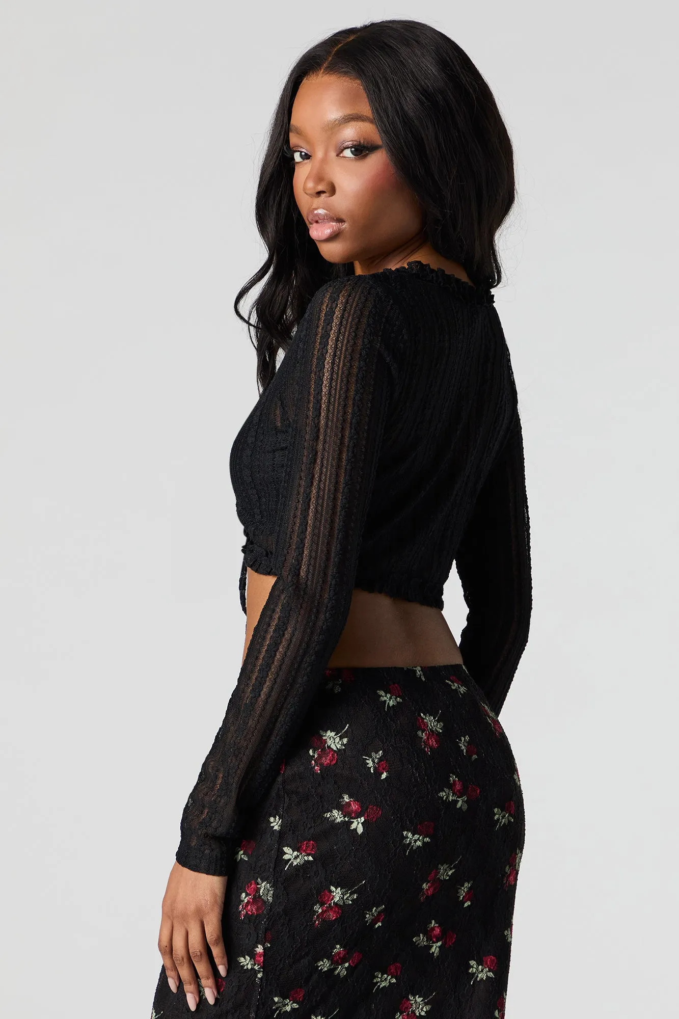 Haut volanté fleuri en dentelle avec attache sold by Urban Planet product image thumbnail 5