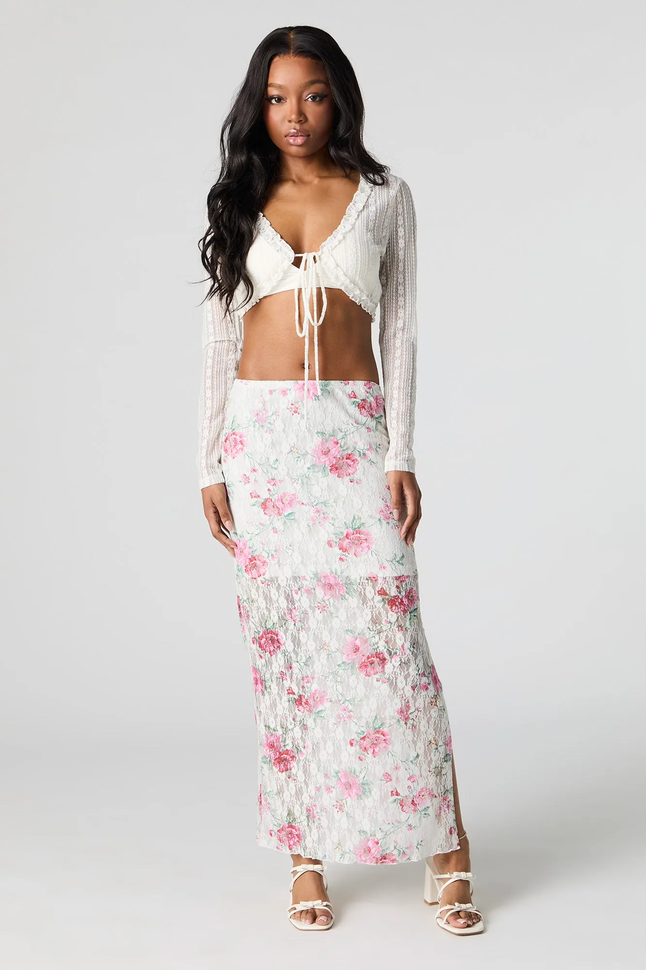 Haut volanté fleuri en dentelle avec attache sold by Urban Planet product image thumbnail 3