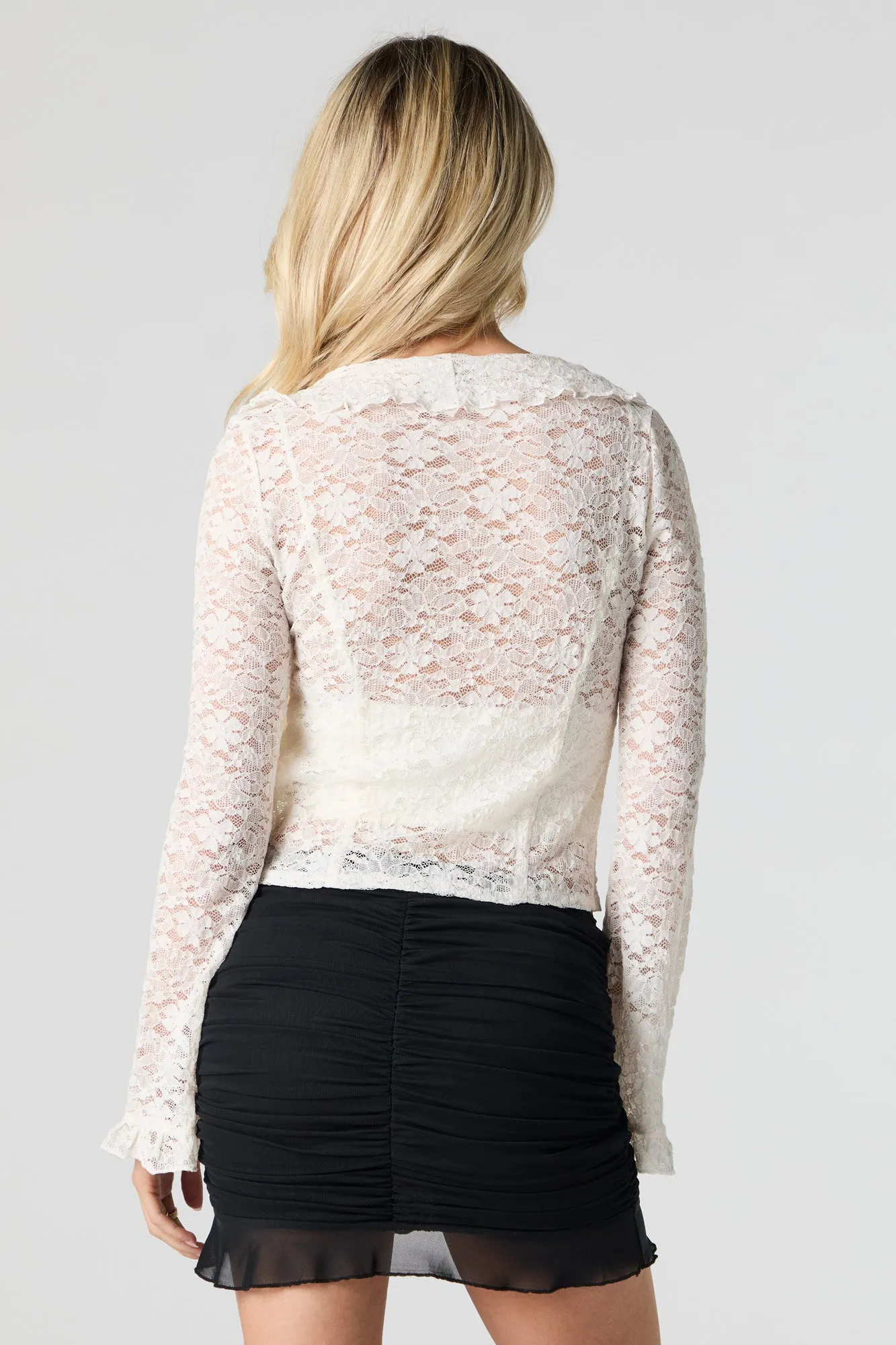 Haut ouvert fleuri en dentelle avec attache sold by Urban Planet product image thumbnail 5