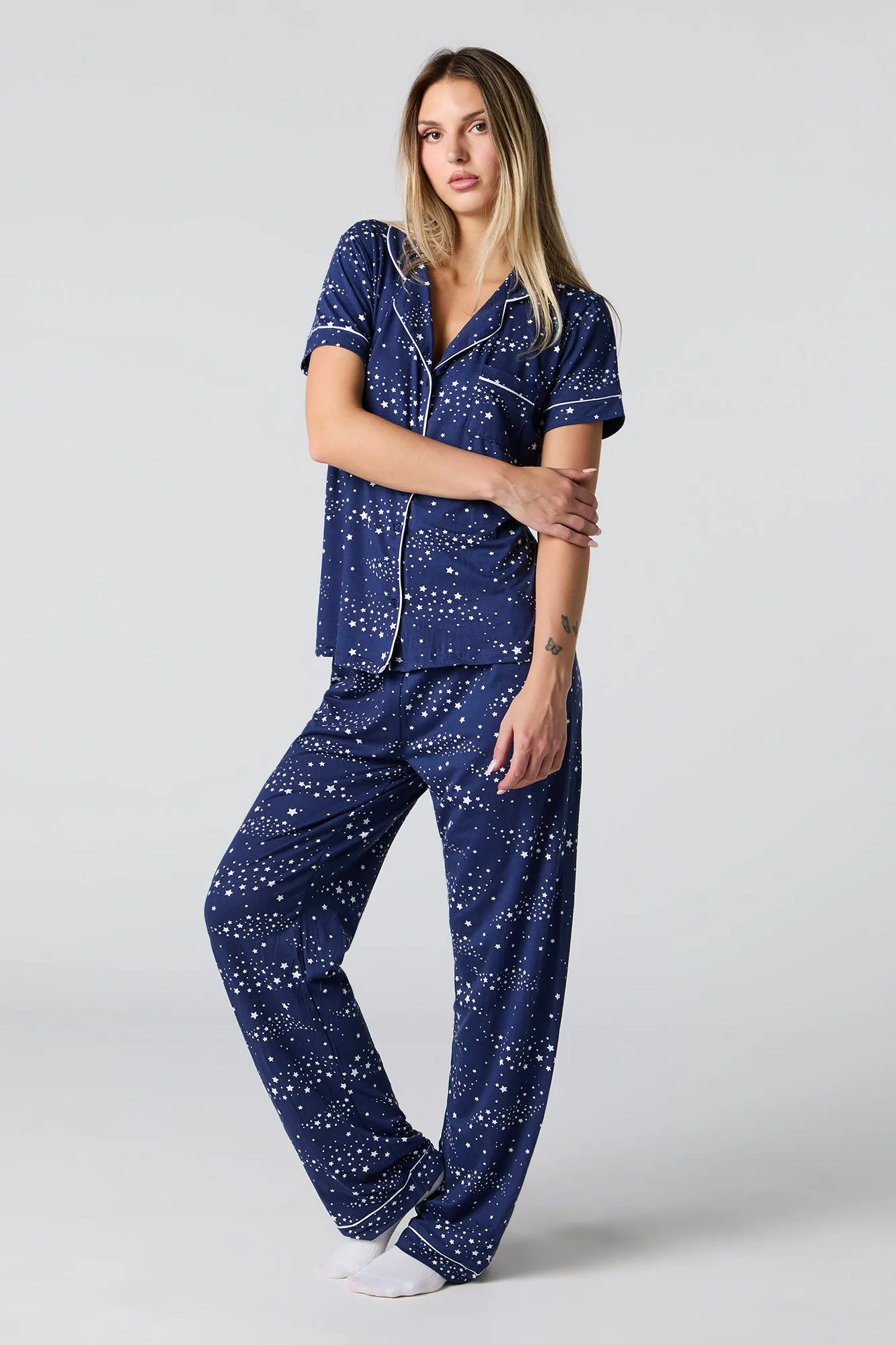 Ensemble-pyjama 2 pièces T-shirt boutonné et pantalon imprimés sold by Urban Planet product image thumbnail 5