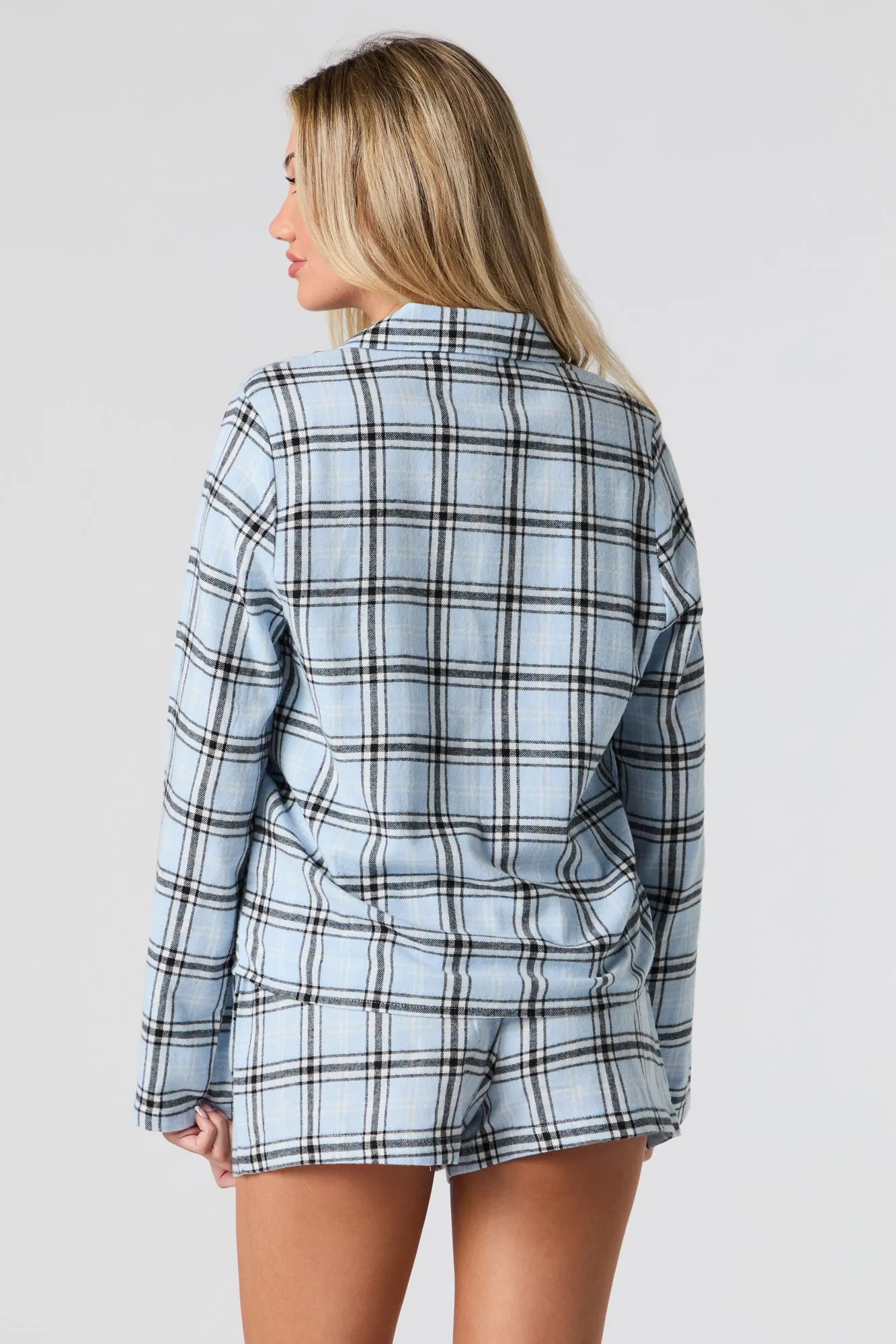 Ensemble pyjama avec haut boutonné en flanelle et short sold by Urban Planet product image thumbnail 5