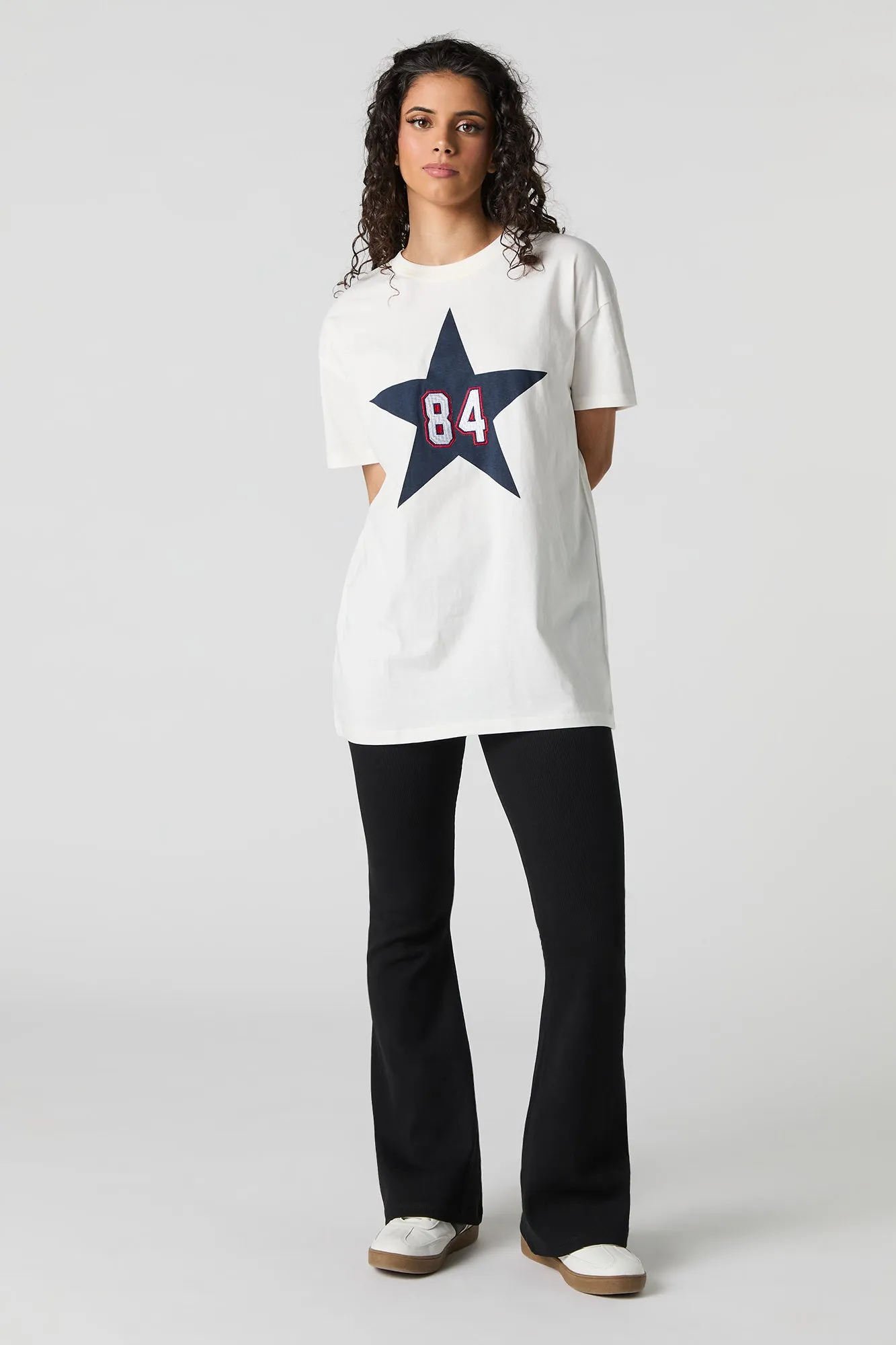 T-shirt surdimensionné avec motif brodé 84 Star sold by Urban Planet product image thumbnail 2