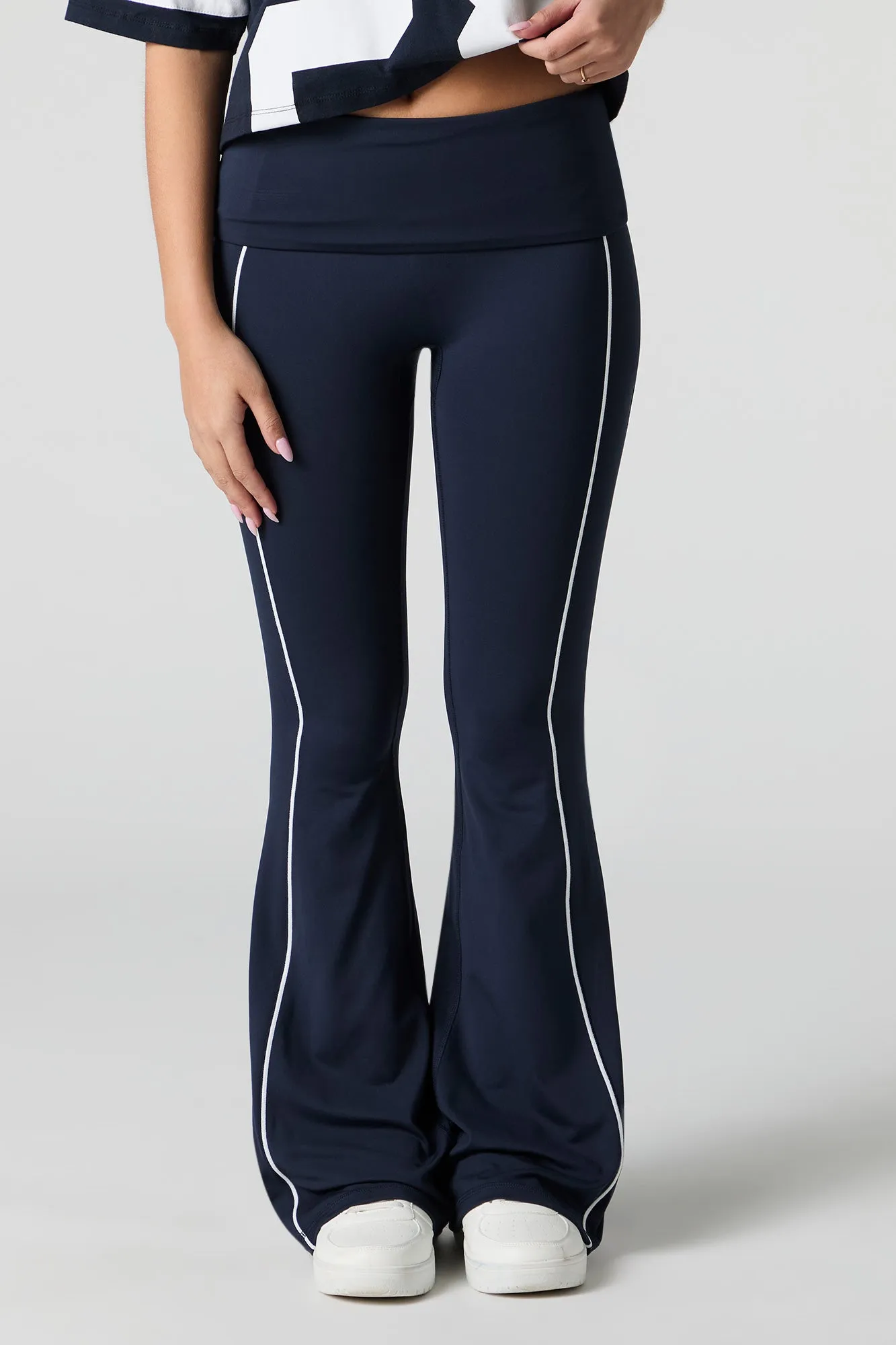 Pantalon évasé à détail passepoil Sommer Ray Active sold by Urban Planet product image thumbnail 5