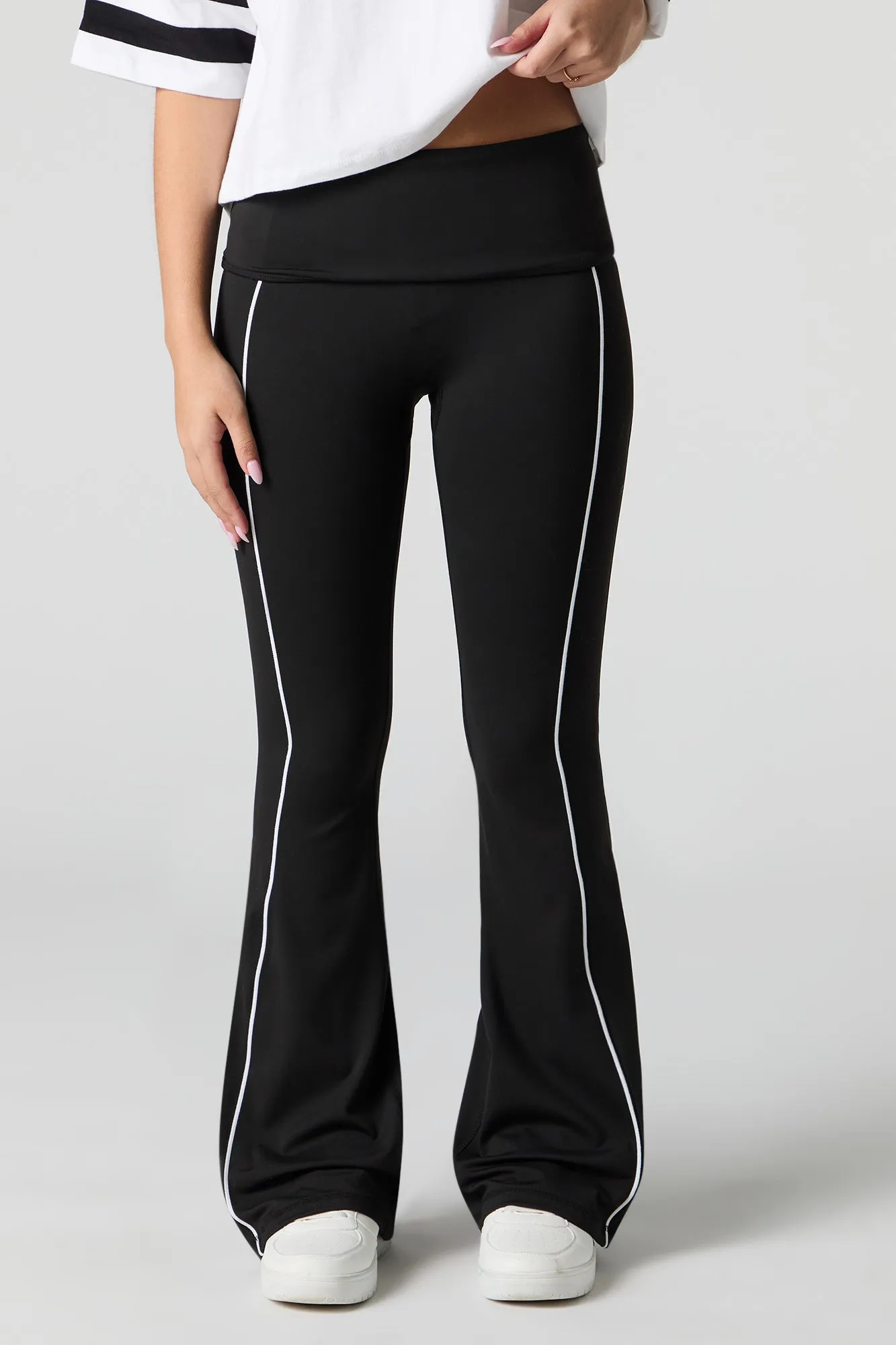 Pantalon évasé à détail passepoil Sommer Ray Active sold by Urban Planet product image thumbnail 2