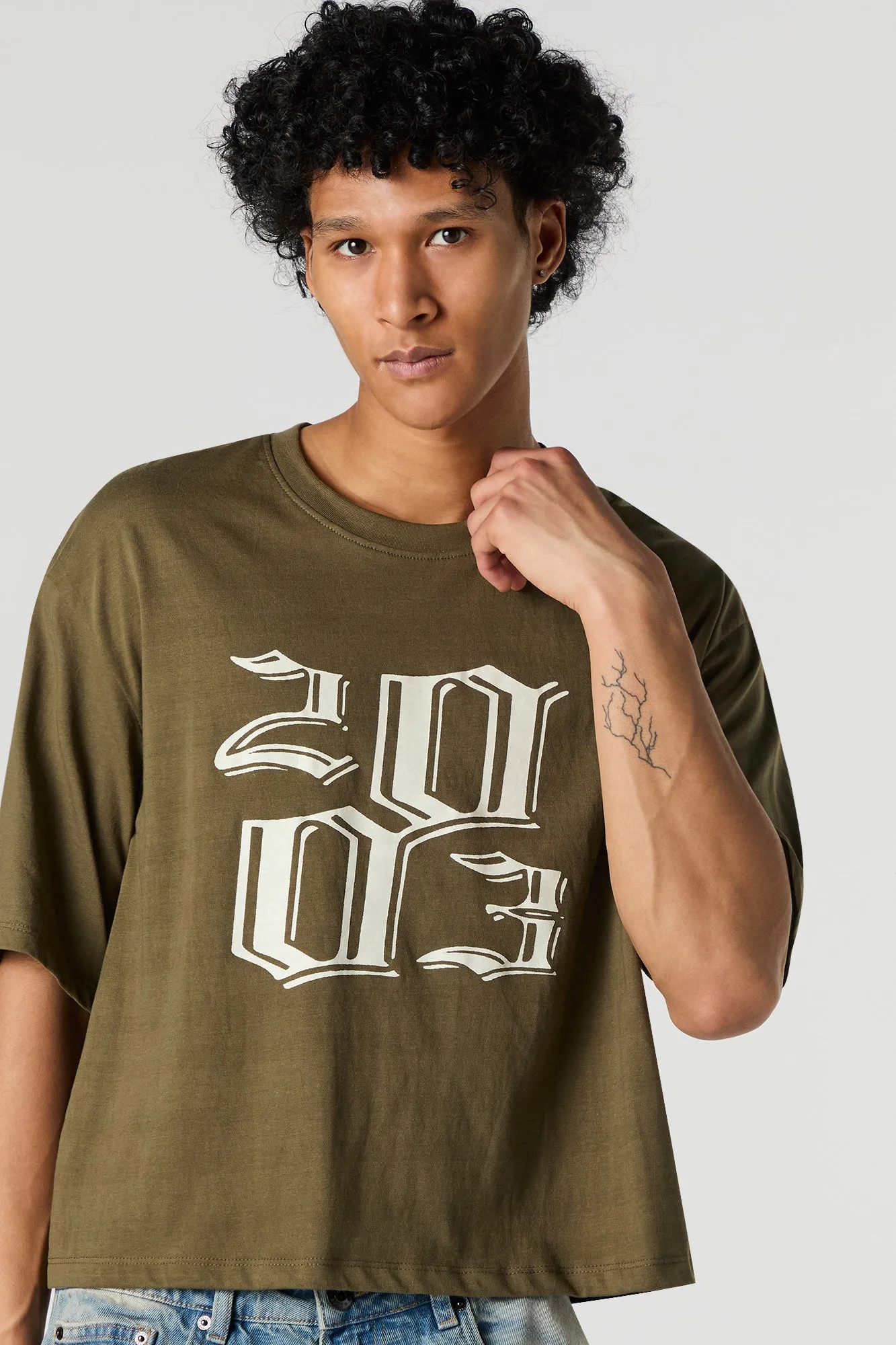 T-shirt carré à imprimé 2003 sold by Urban Planet