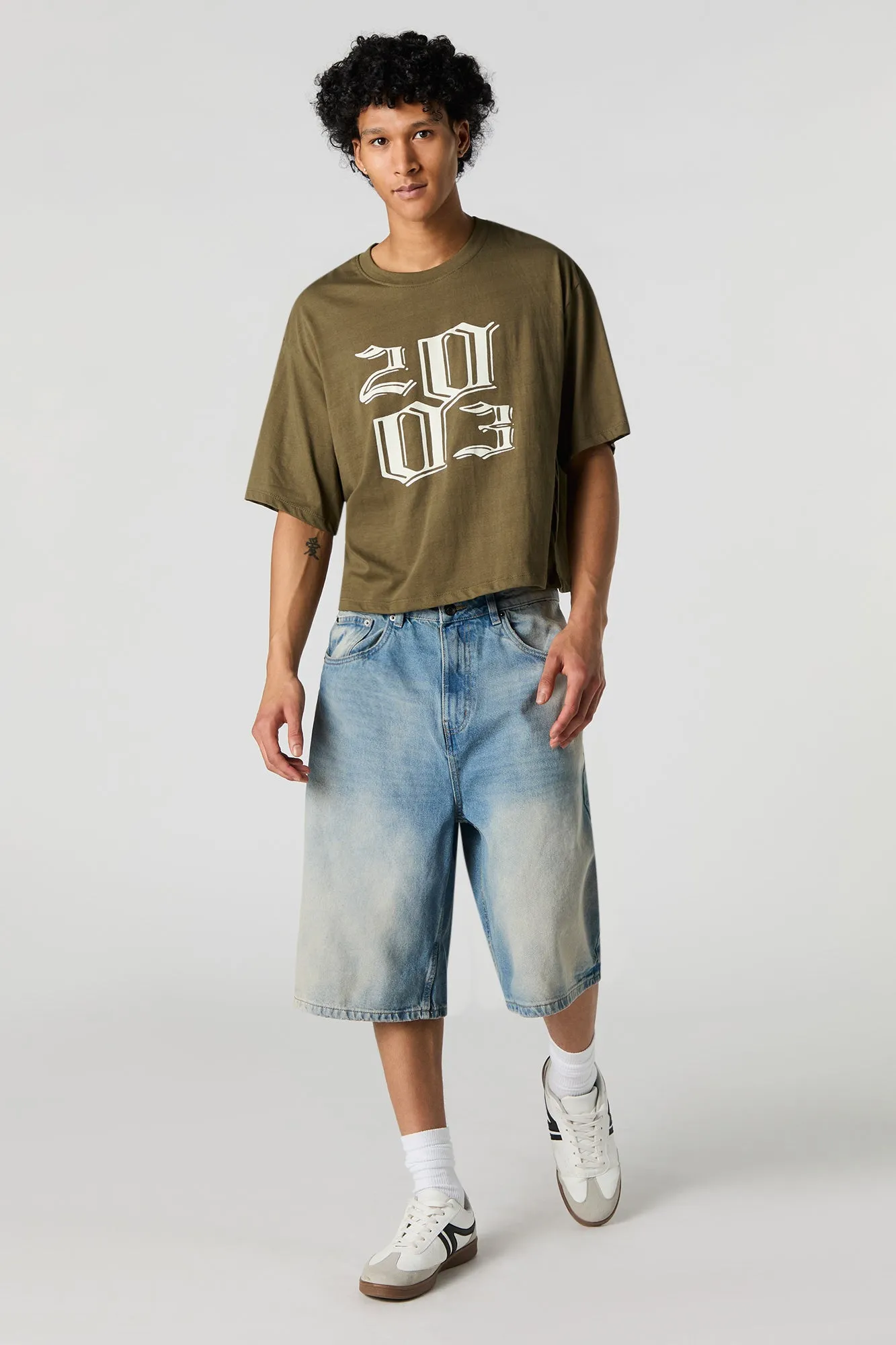 T-shirt carré à imprimé 2003 sold by Urban Planet product image thumbnail 3