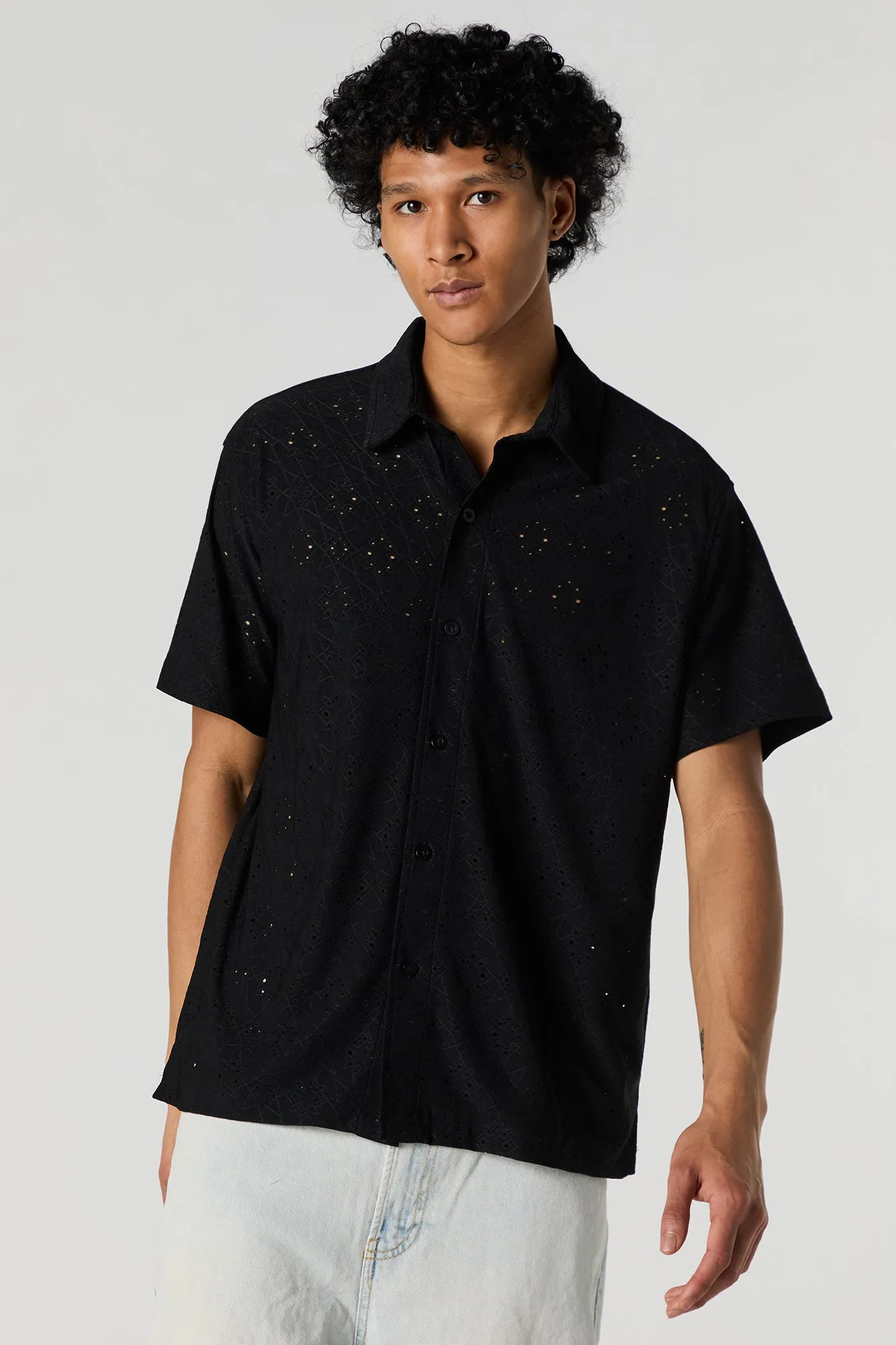 Haut en broderie anglaise boutonné à manche courte sold by Urban Planet product image thumbnail 4