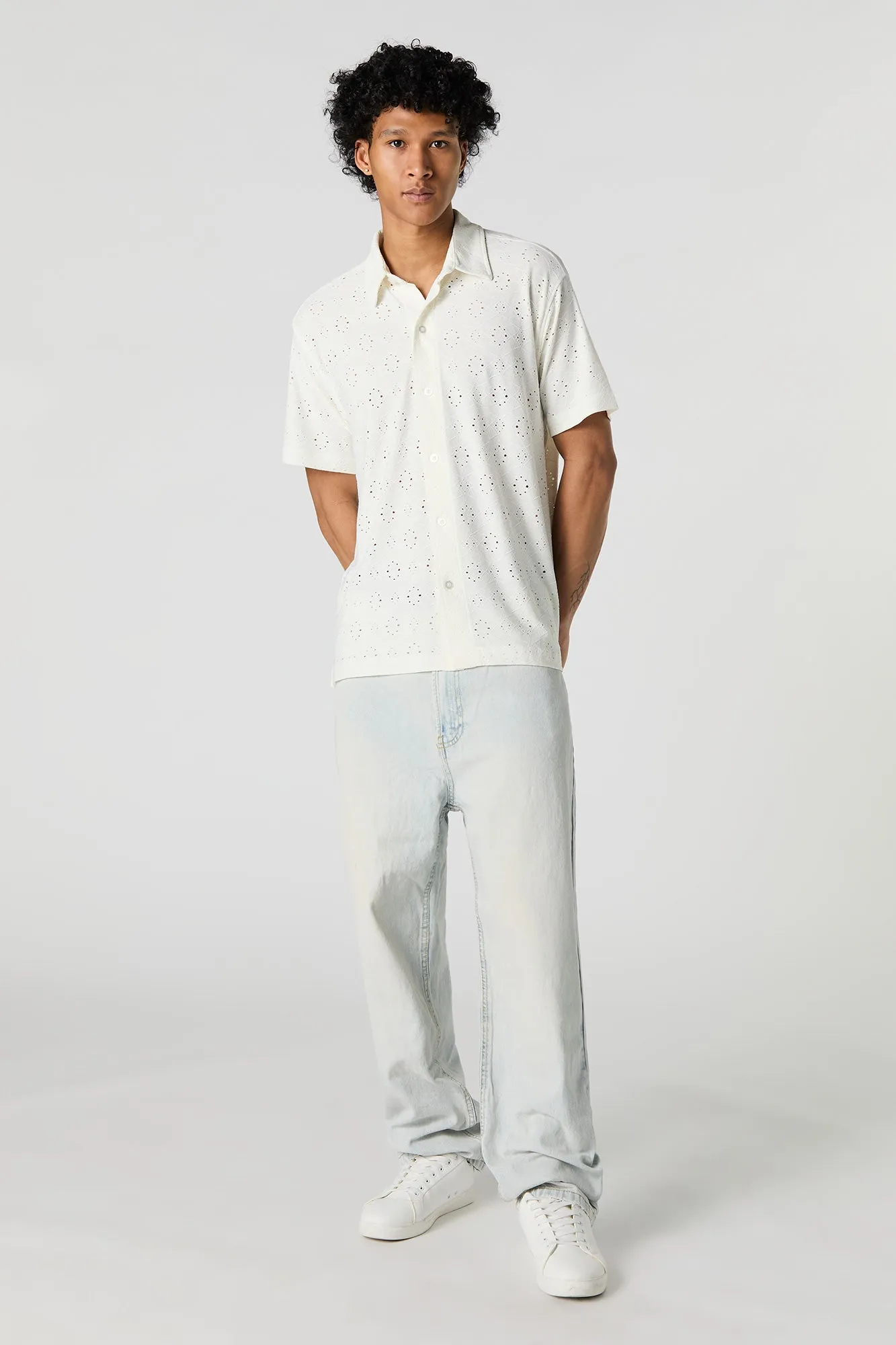 Haut en broderie anglaise boutonné à manche courte sold by Urban Planet product image thumbnail 3