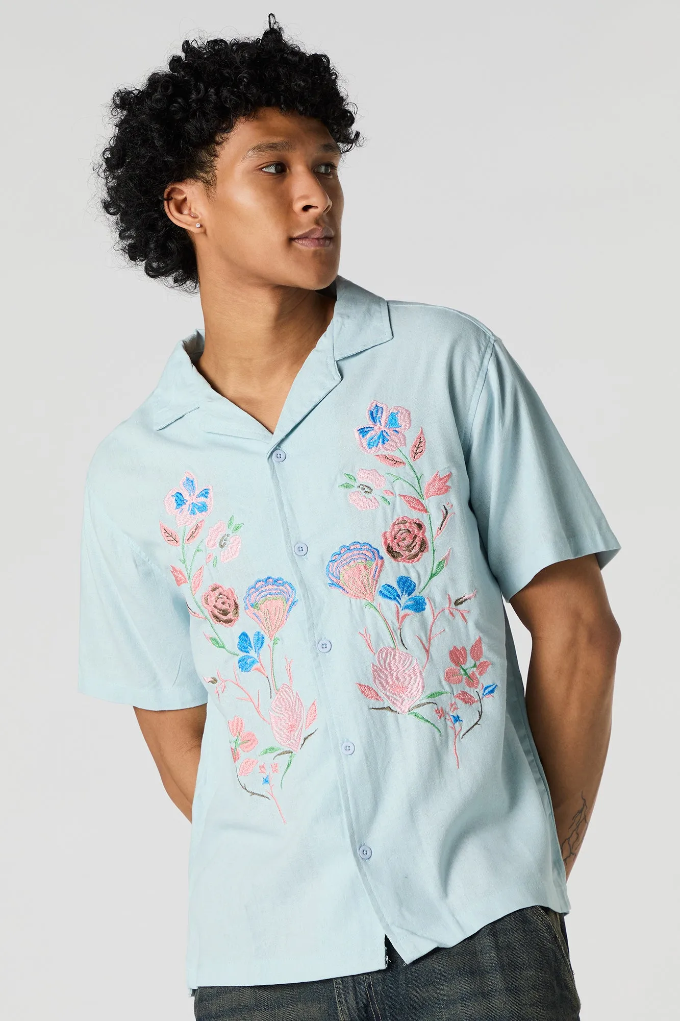 Haut boutonné en mélange de lin à broderie florale sold by Urban Planet product image thumbnail 4