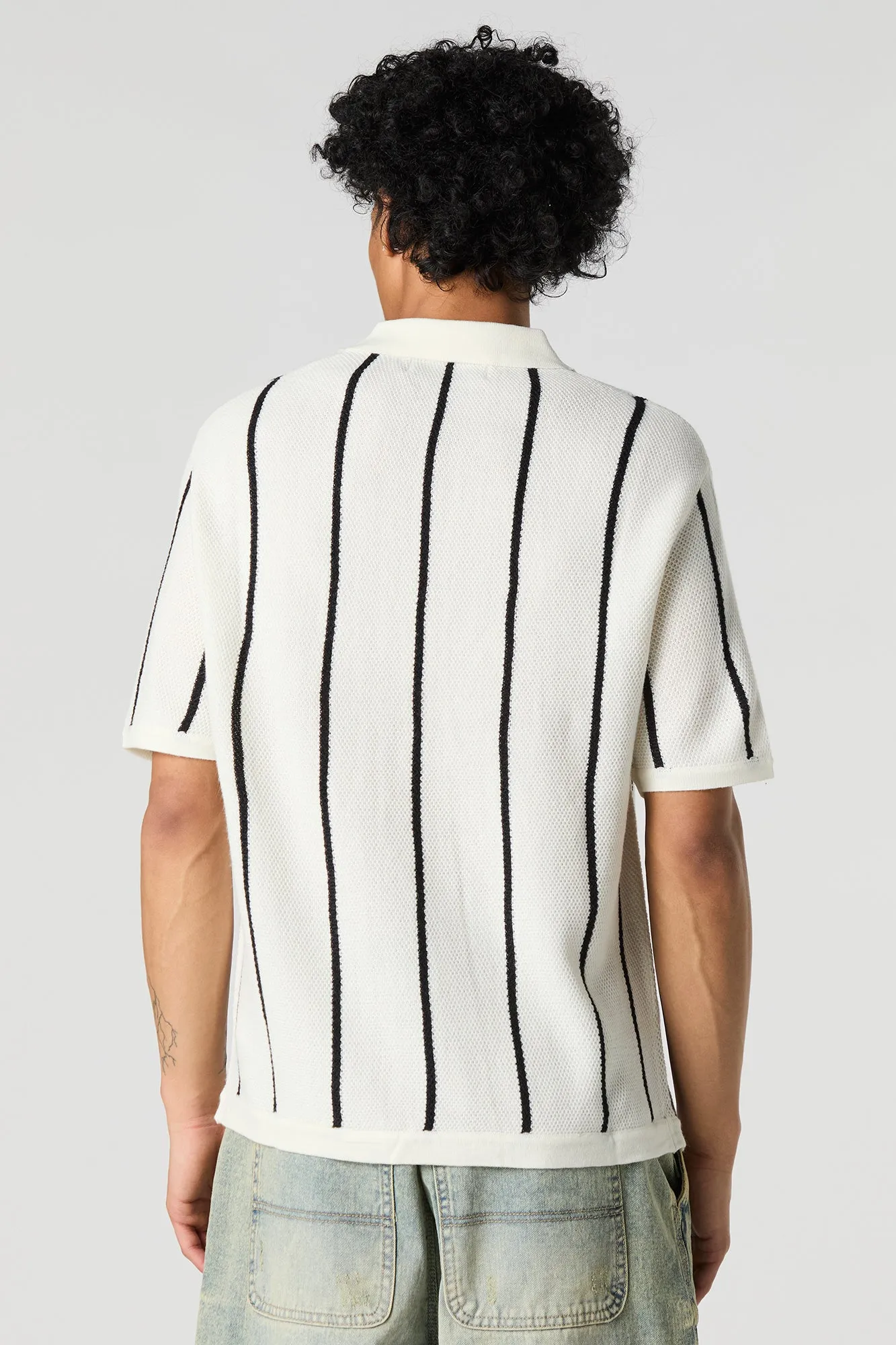 Polo en tricot texturé à rayures verticales sold by Urban Planet product image thumbnail 5