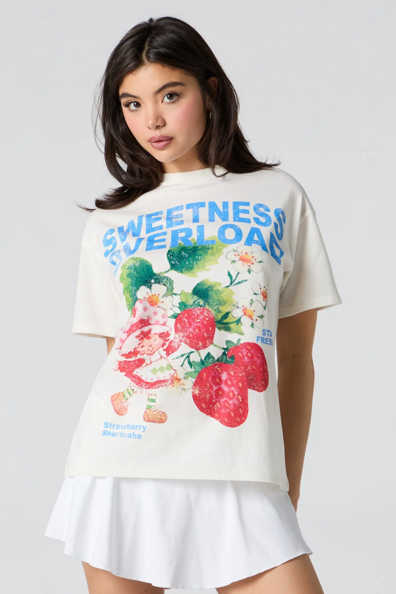 T-shirt coupe garçonne à imprimé Strawberry Shortcake sold by Urban Planet