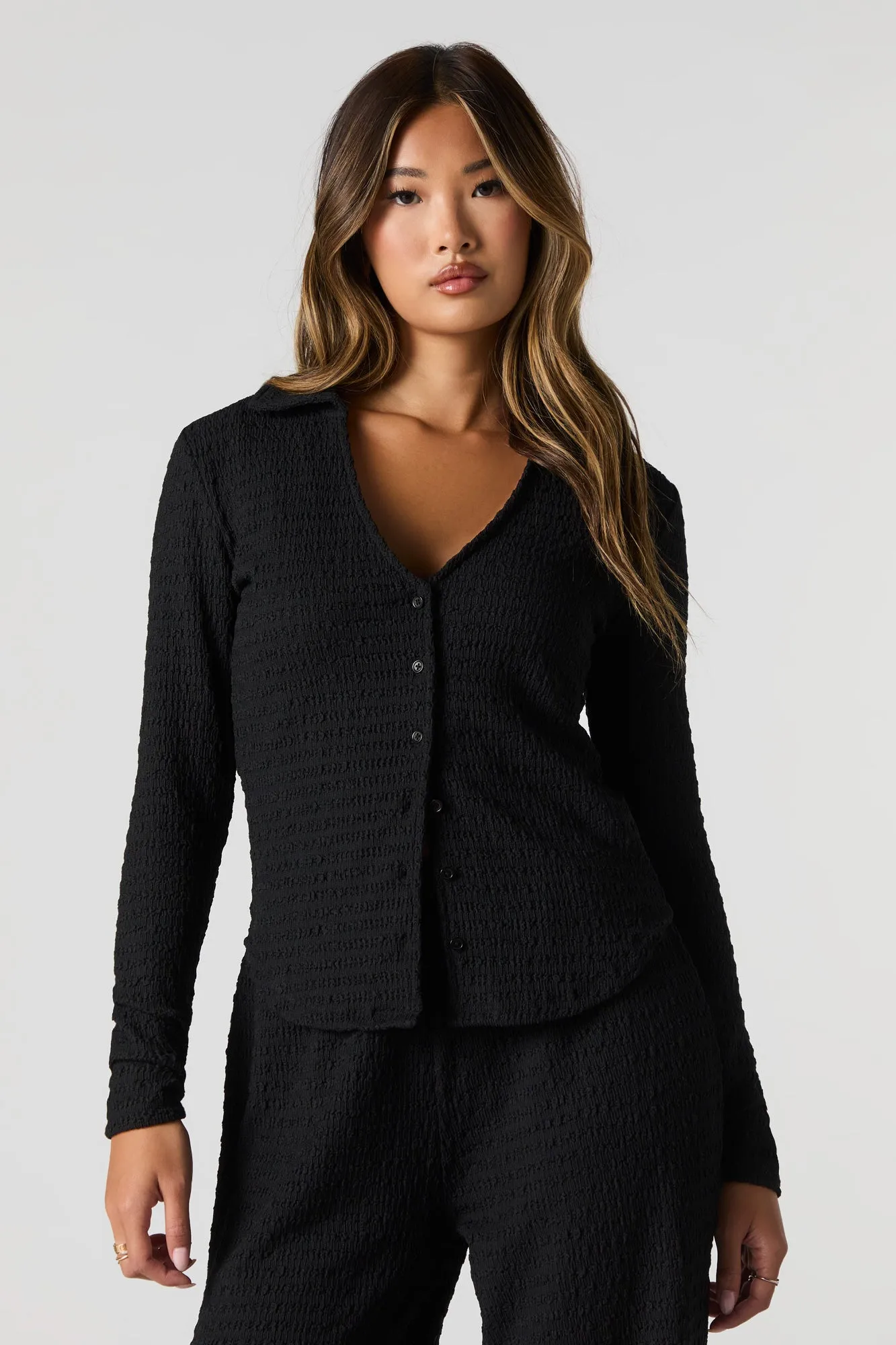 Haut texturé boutonné à manche longue sold by Urban Planet product image thumbnail 4