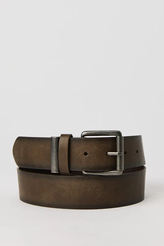 Ceinture en similicuir classique sold by Urban Planet