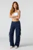 Jean cargo baggy rigide et polyvalent sold by Urban Planet