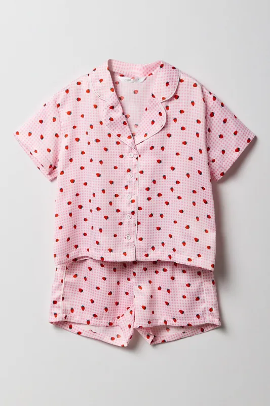 Ensemble pyjama avec haut boutonné et short en satin sold by Urban Planet