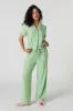 Ensemble pyjama avec haut boutonné et pantalon sold by Urban Planet