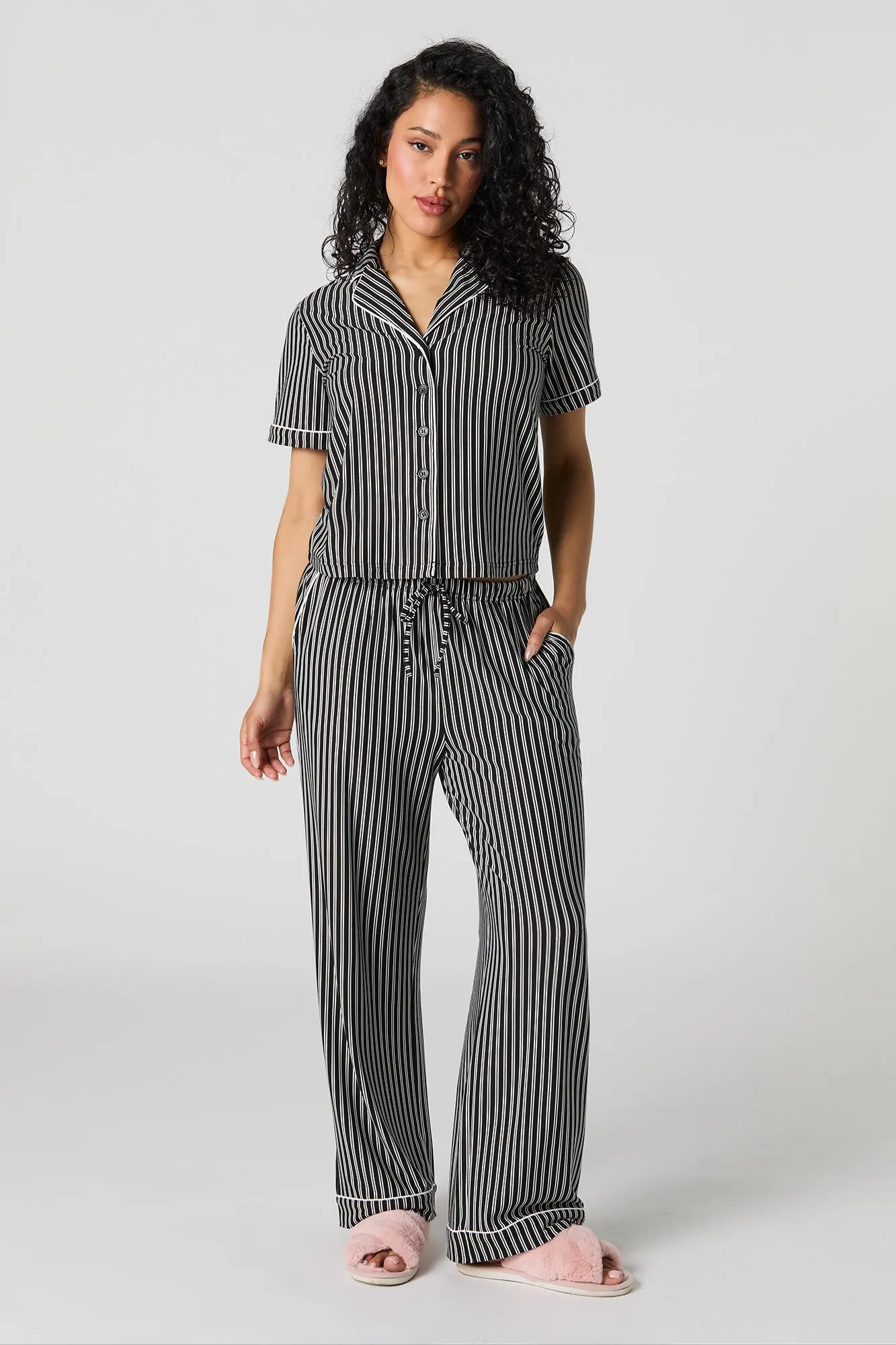 Ensemble pyjama avec haut boutonné et pantalon sold by Urban Planet product image thumbnail 5