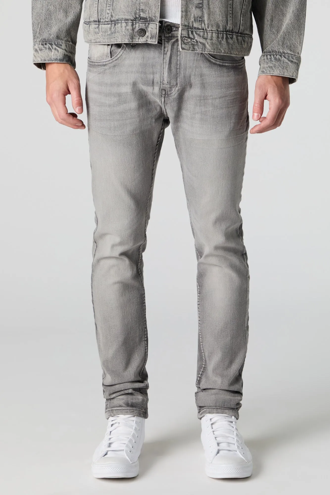 Jean ajusté extensible délavé gris sold by Urban Planet