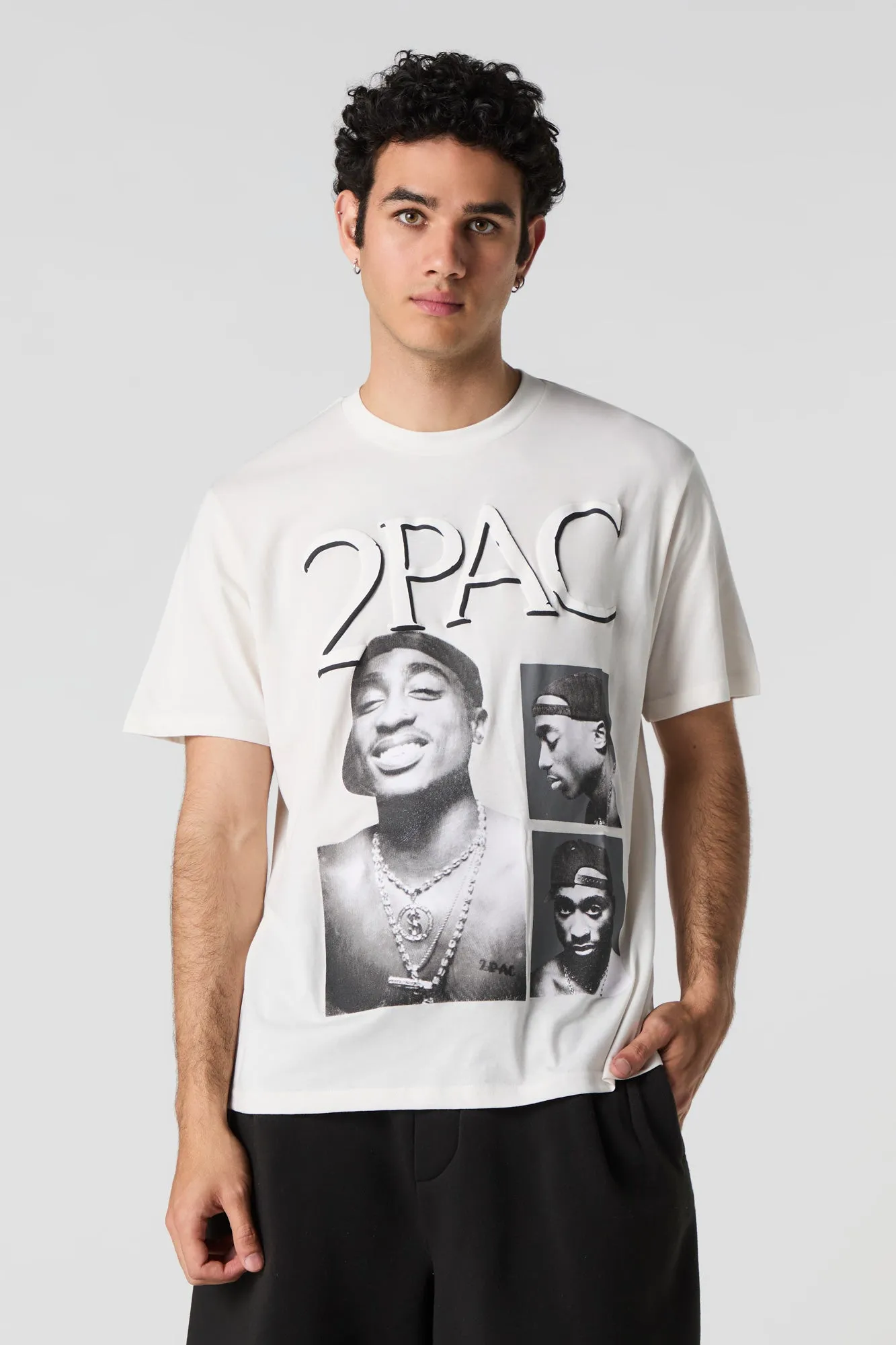T-shirt à imprimé en relief Tupac sold by Urban Planet product image thumbnail 4