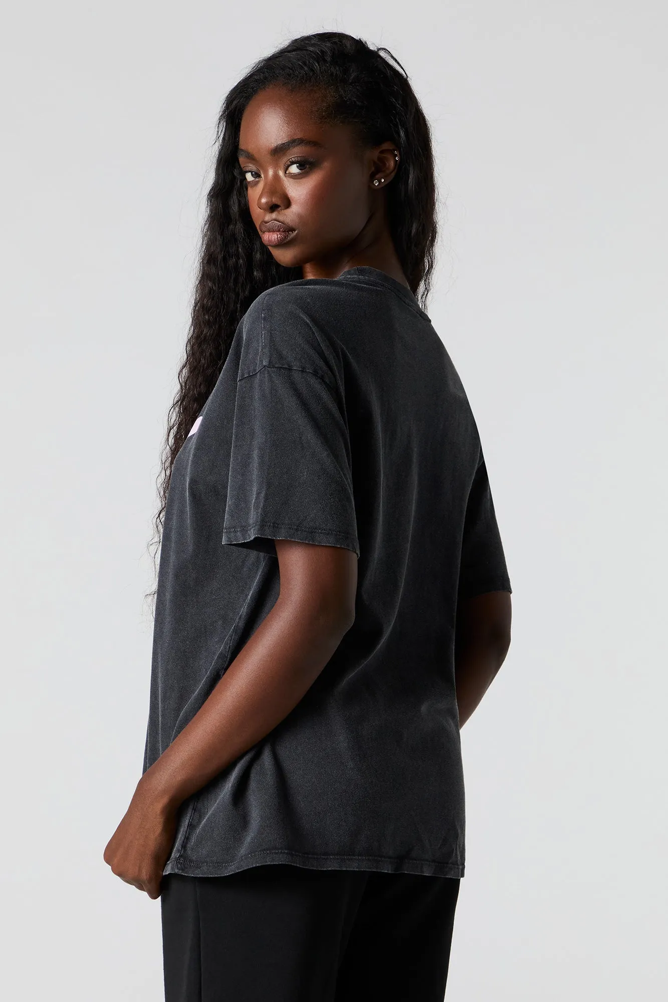 T-shirt coupe garçonne lavé à imprimé Hello Kitty sold by Urban Planet product image thumbnail 2