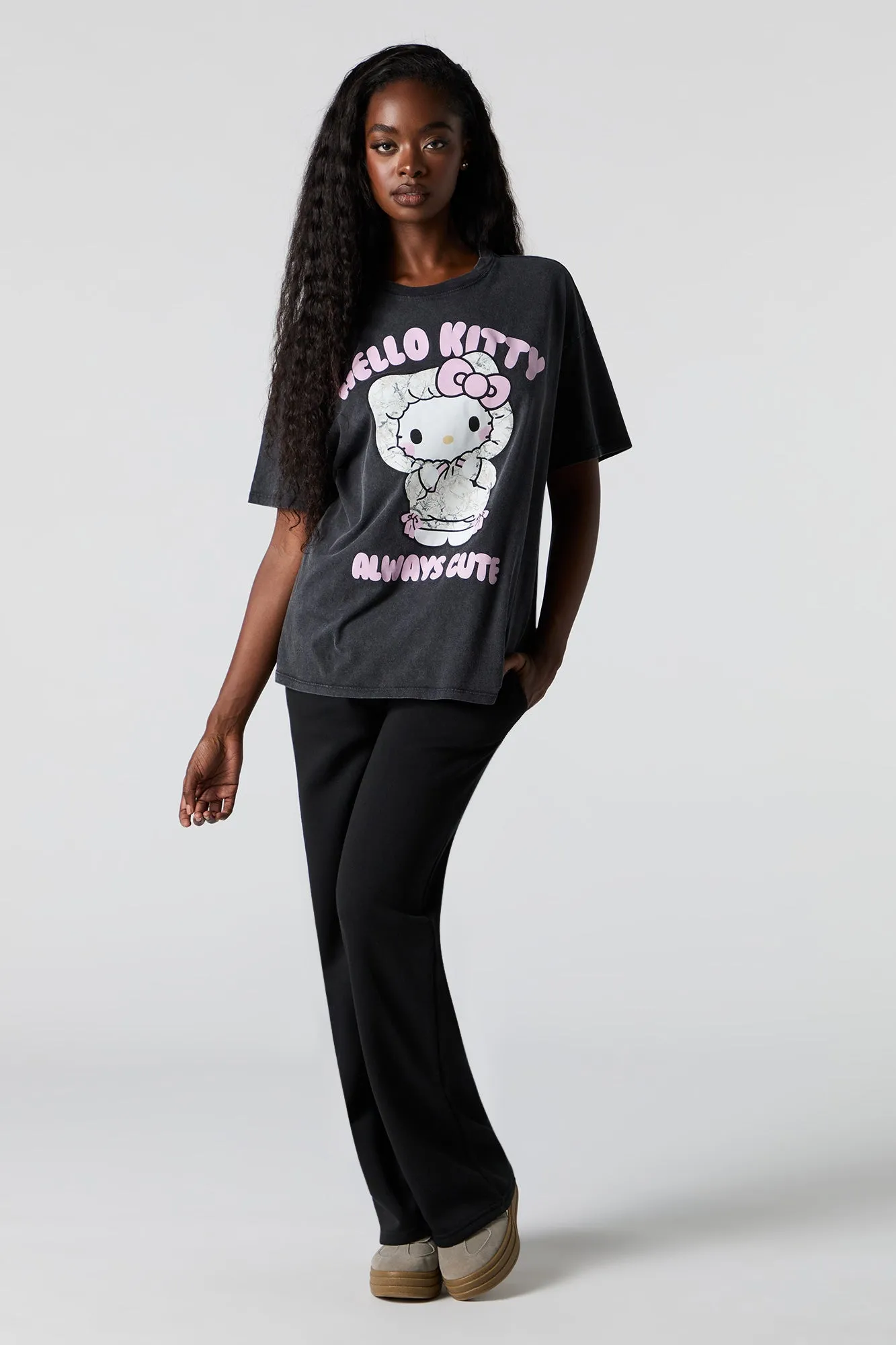 T-shirt coupe garçonne lavé à imprimé Hello Kitty sold by Urban Planet product image thumbnail 3