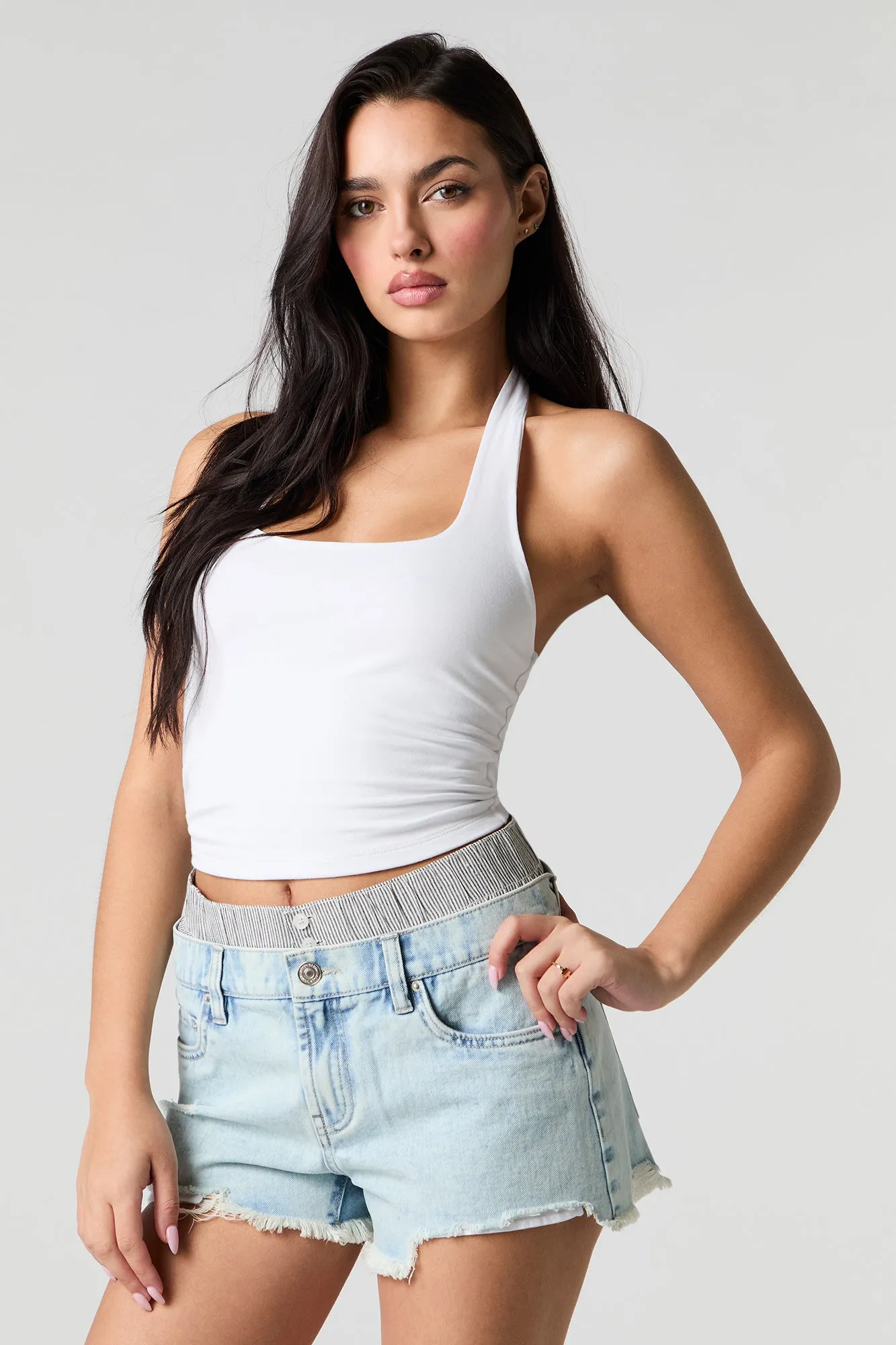 Short en denim à double bande de taille sold by Urban Planet