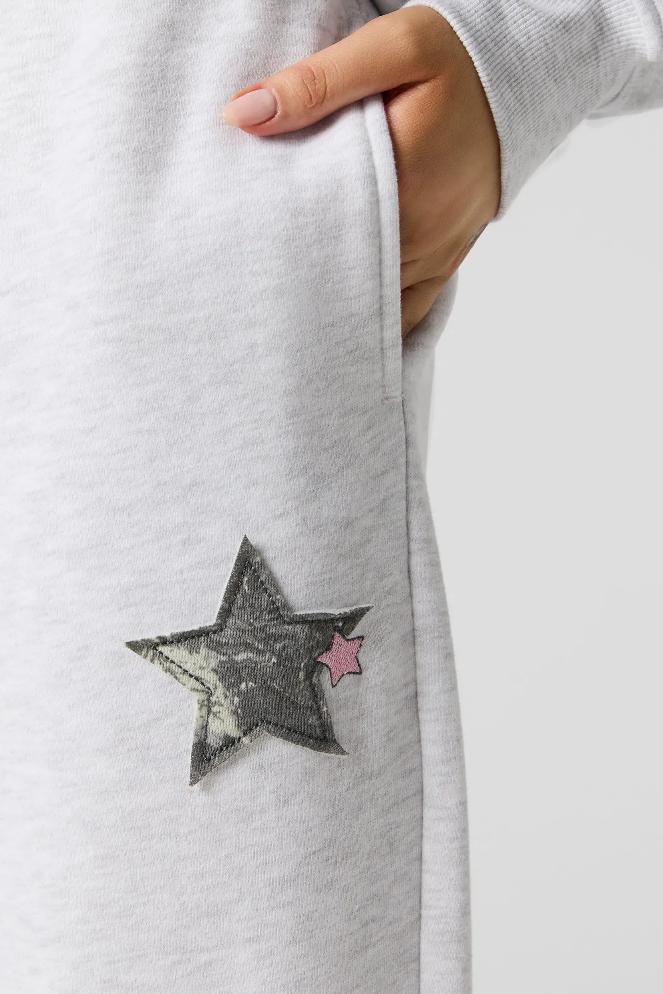 Jogger en molleton classique à applique d'étoile sold by Urban Planet product image thumbnail 4