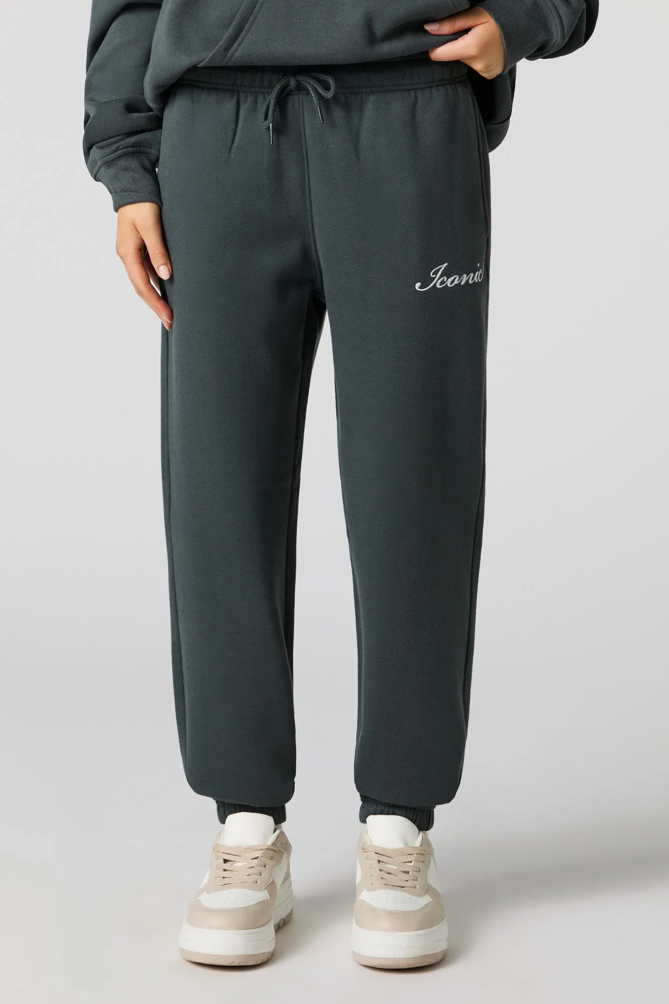 Jogger en molleton classique à broderie Iconic sold by Urban Planet product image thumbnail 2