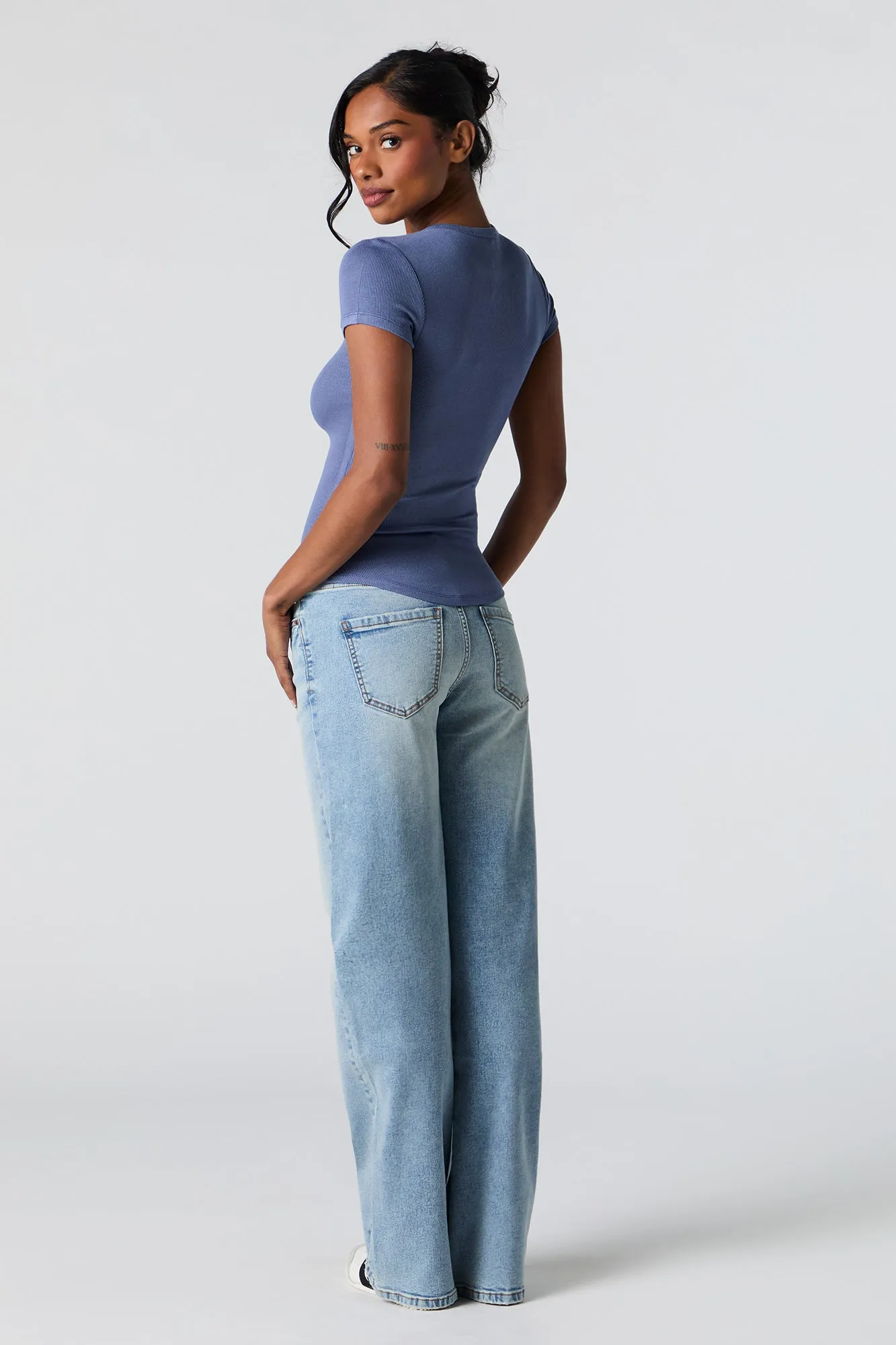 Jean extensible à jambe large délavé pâle sold by Urban Planet product image thumbnail 3