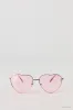 Lunettes à verres teintés en forme de coeur Barbie™ sold by Urban Planet